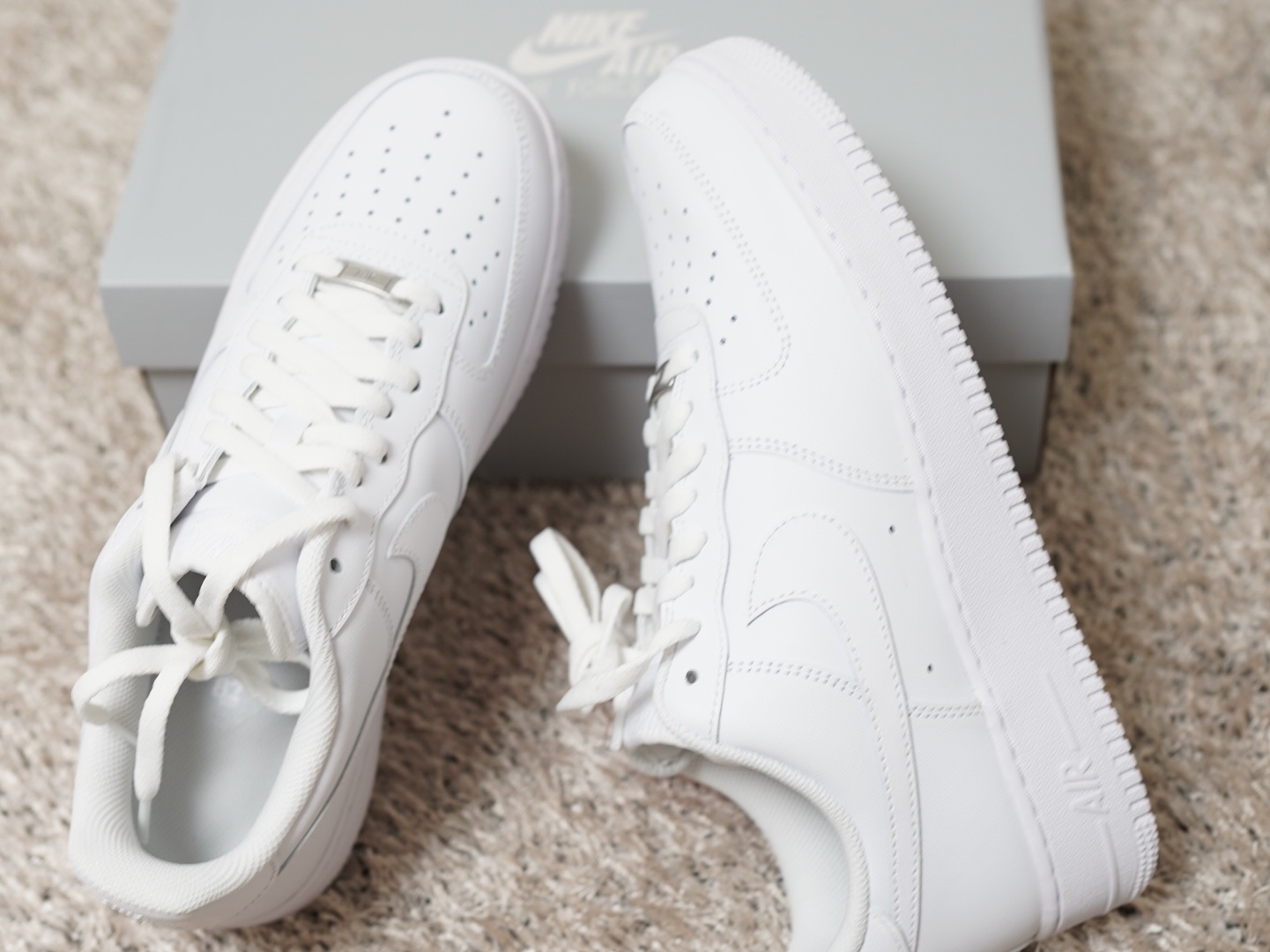 Nike Air Force 1 '07 Low White 착용 스타일 - 1