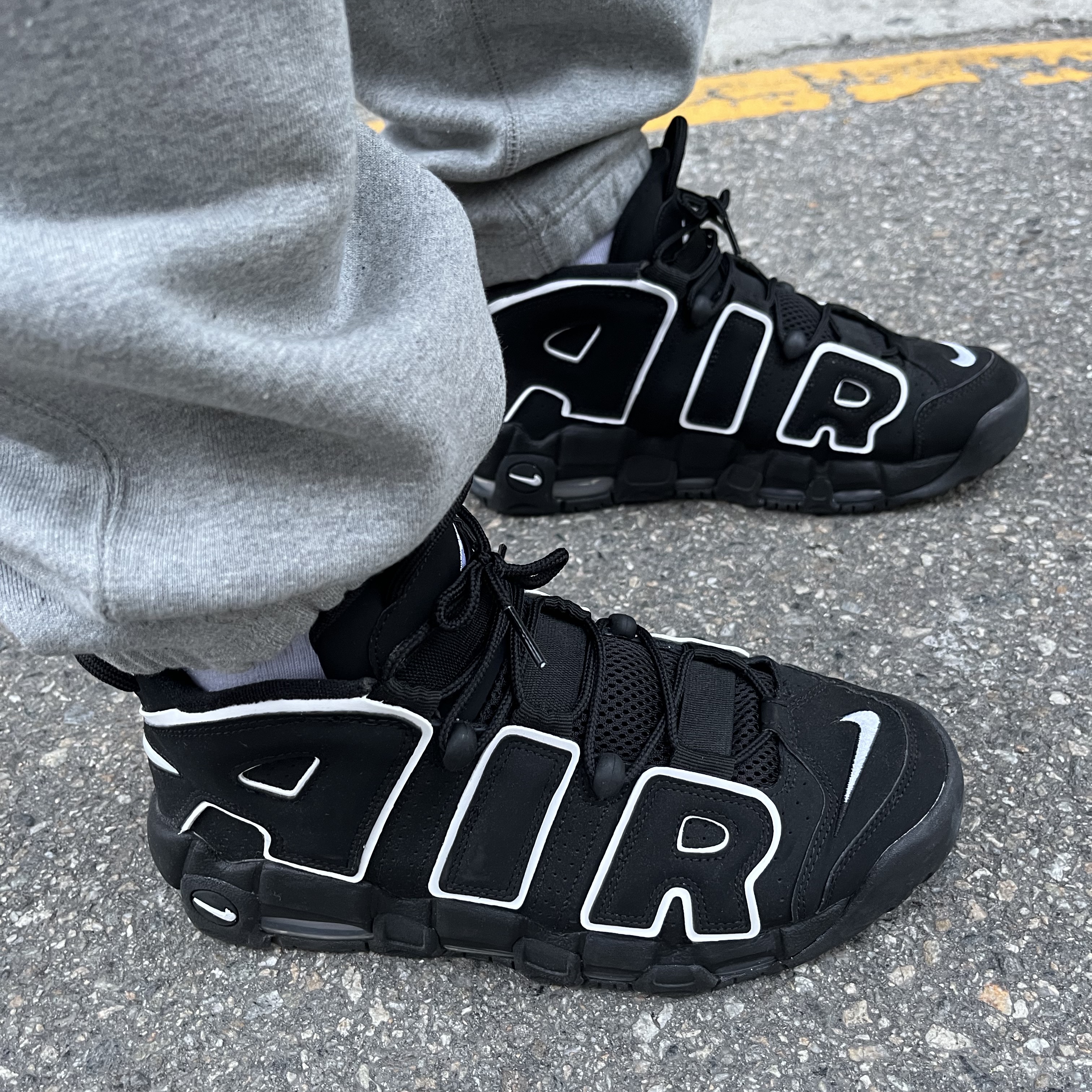 Nike Air More Uptempo Black White 2020 착용 스타일