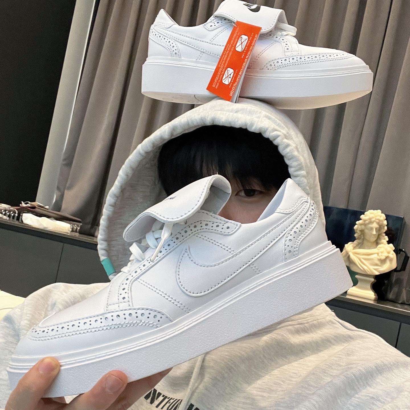 Nike Air Max 95 Essential Triple White, Nike x Peaceminusone Kwondo1 White 착용 스타일 - 2