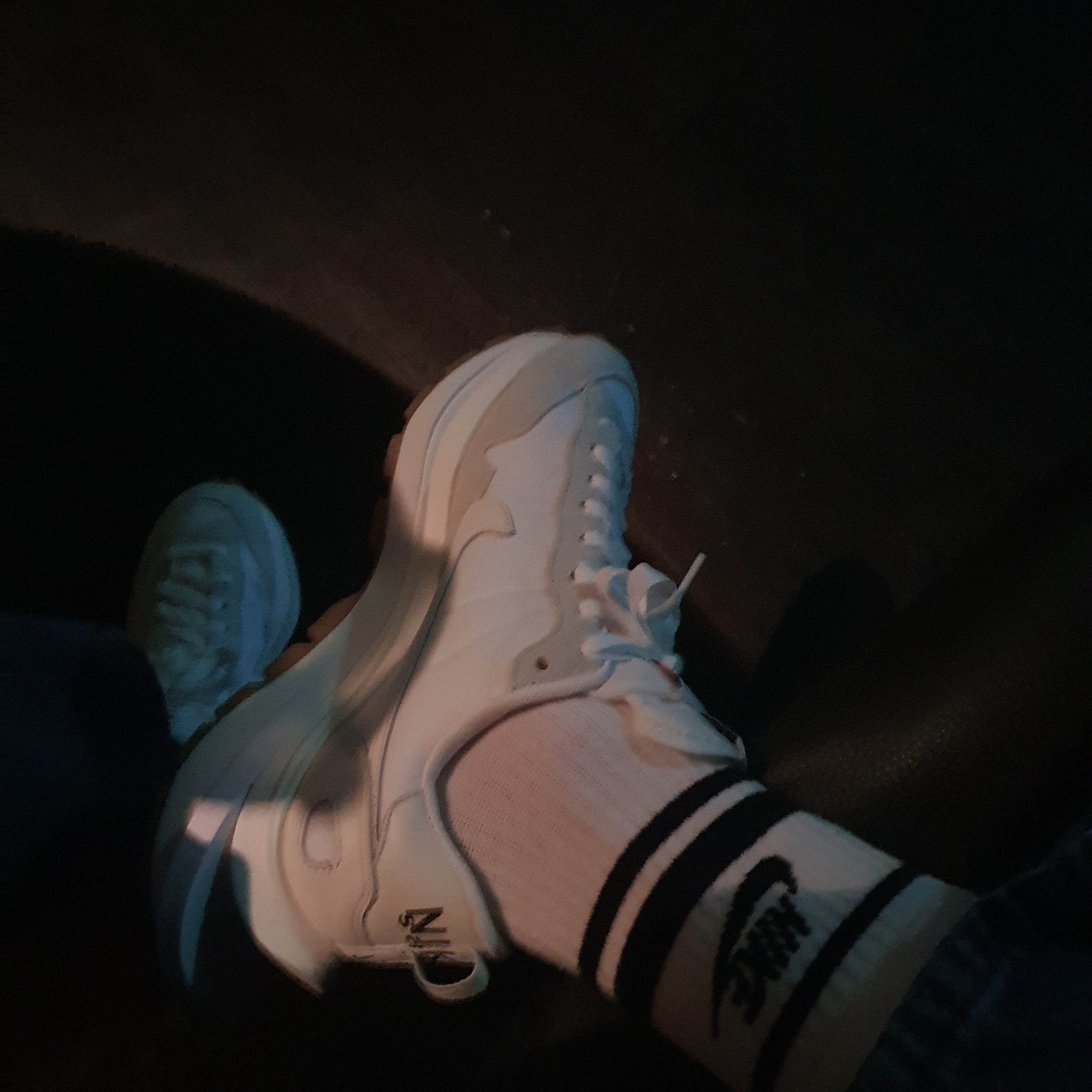 Nike x Sacai VaporWaffle White and Gum 착용 스타일 - 3