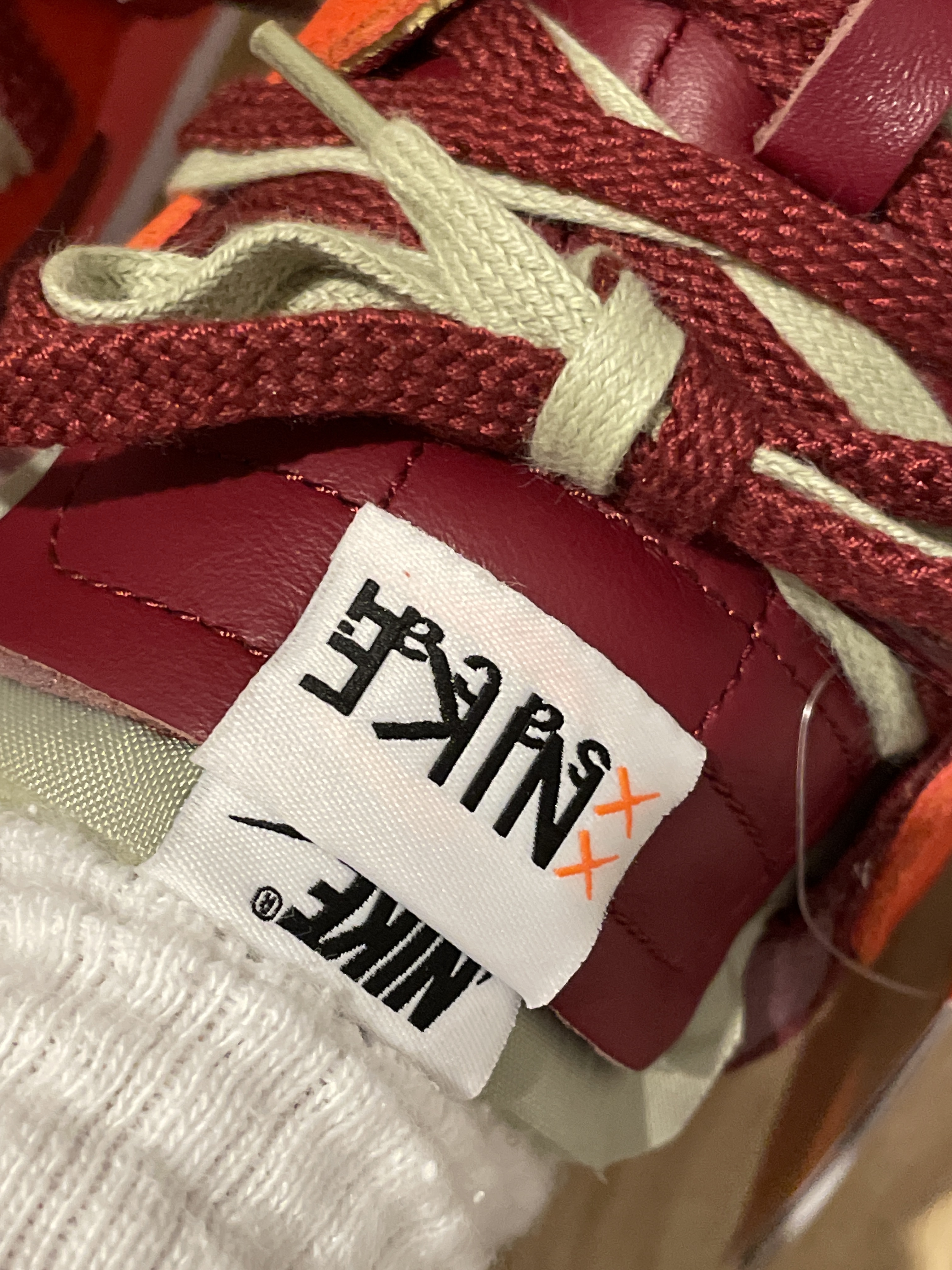 Nike x Sacai x Kaws Blazer Low Team Red 착용 스타일 - 1