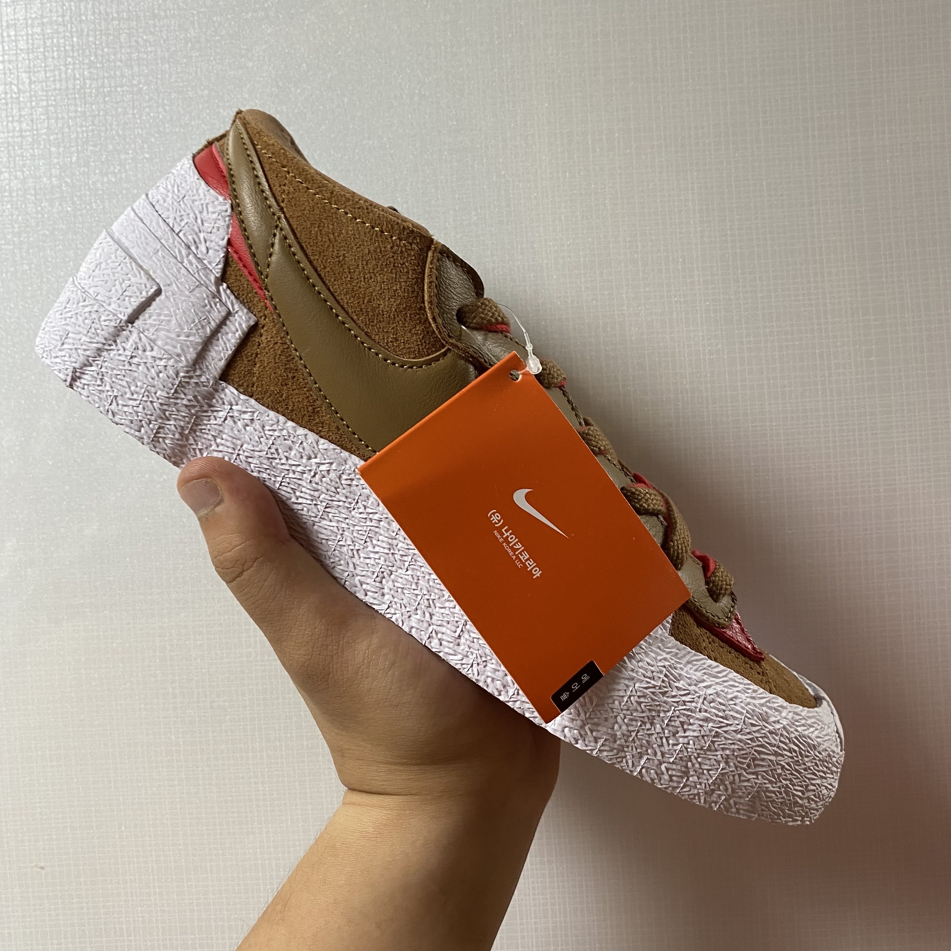 Nike x Sacai Blazer Low British Tan 착용 스타일