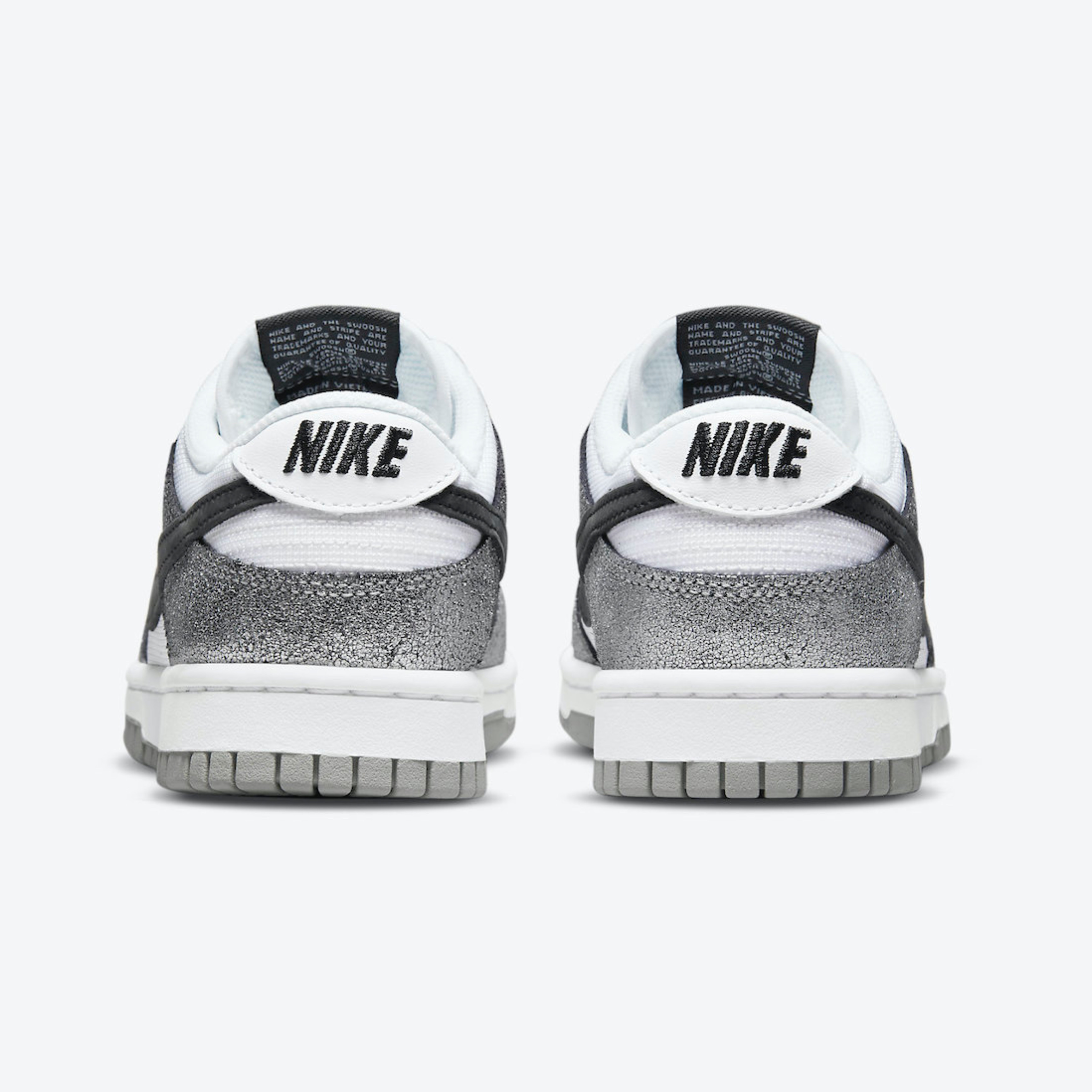 (W) Nike Dunk Low Golden Gals Metallic Silver 착용 스타일 - 5
