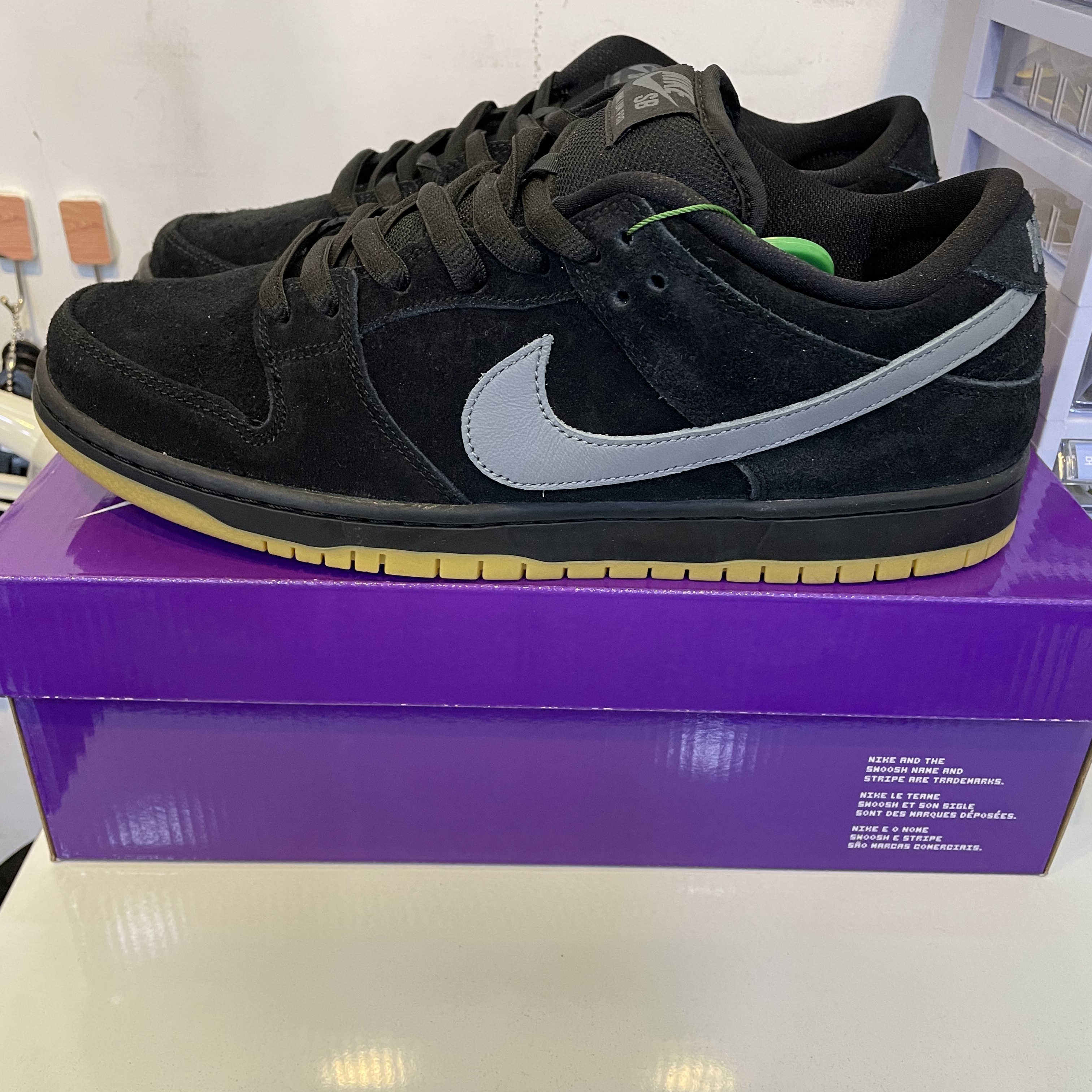 Nike SB Dunk Low Pro Black Cool Grey 착용 스타일 - 1