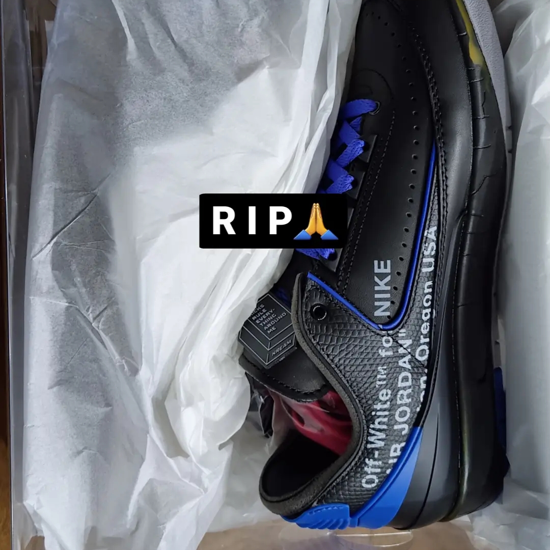 Jordan 2 x Off-White Retro Low SP Black and Varsity Royal 착용 스타일