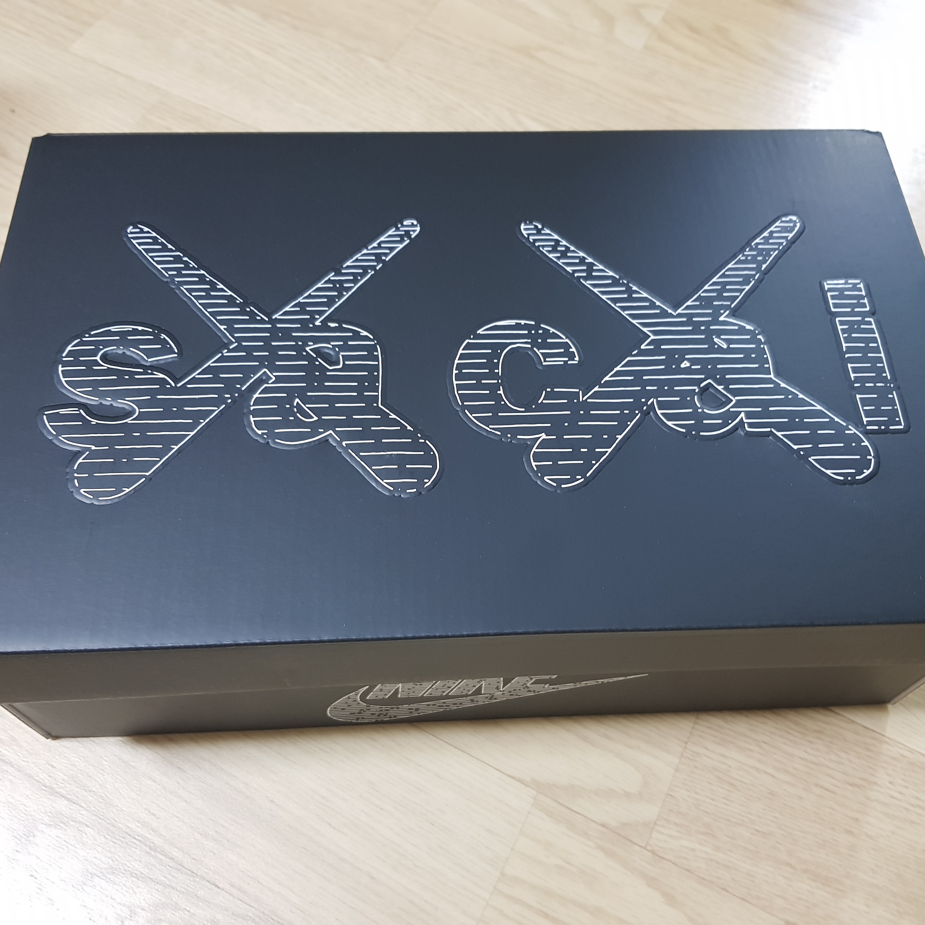 Nike x Sacai x Kaws Blazer Low Team Red 착용 스타일 - 1