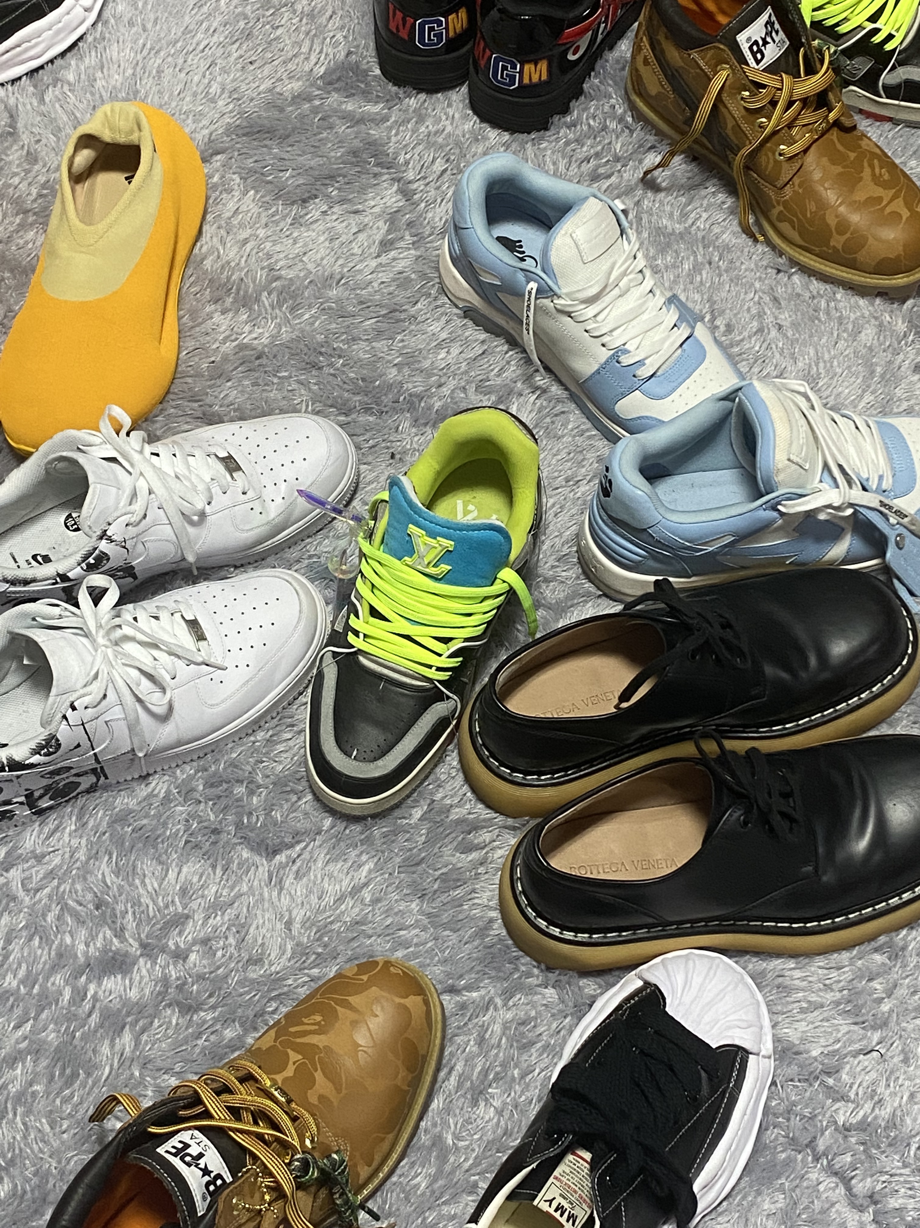Timberland x BAPE Premium Chukka Boots Wheat - Wide, Maison Mihara Yasuhiro Blakey OG Sole Canvas Low-top Sneakers Black 착용 스타일