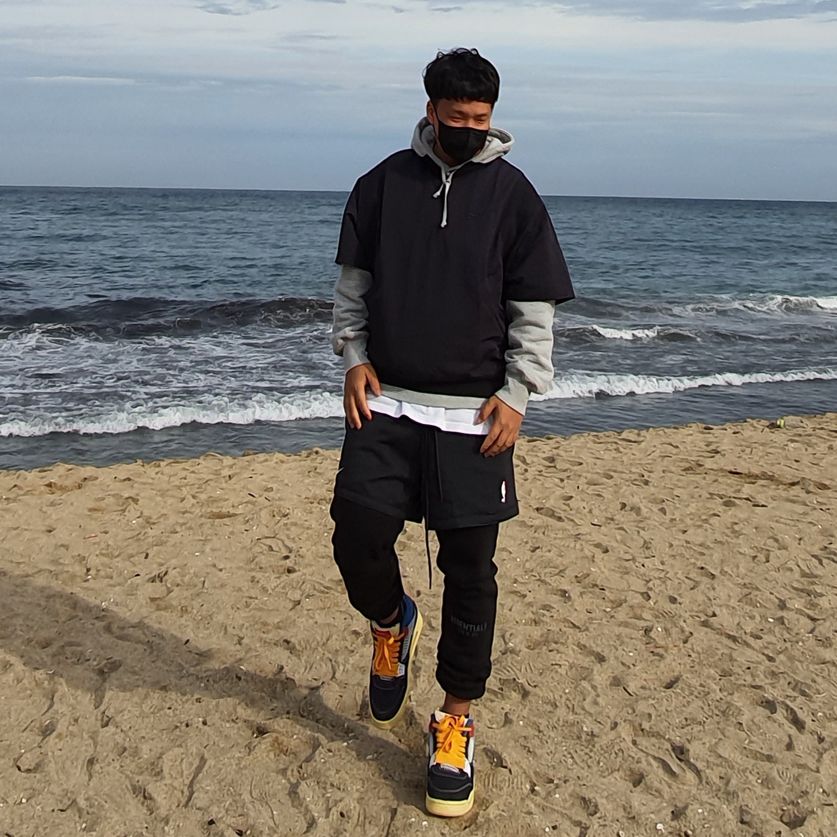 Nike x Fear of God Half Zip Short Sleeve Jacket Black, Nike x Fear of God Basketball Shorts Off Noir 착용 스타일