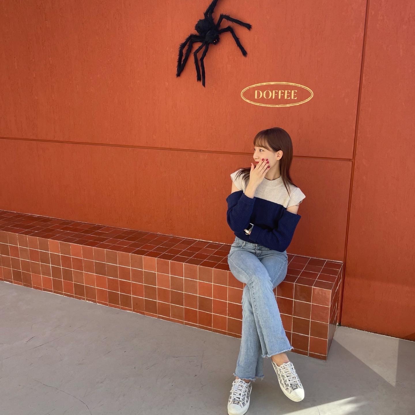 (W) Dior Walk'N'Dior Sneakers Oblique Gray 착용 스타일