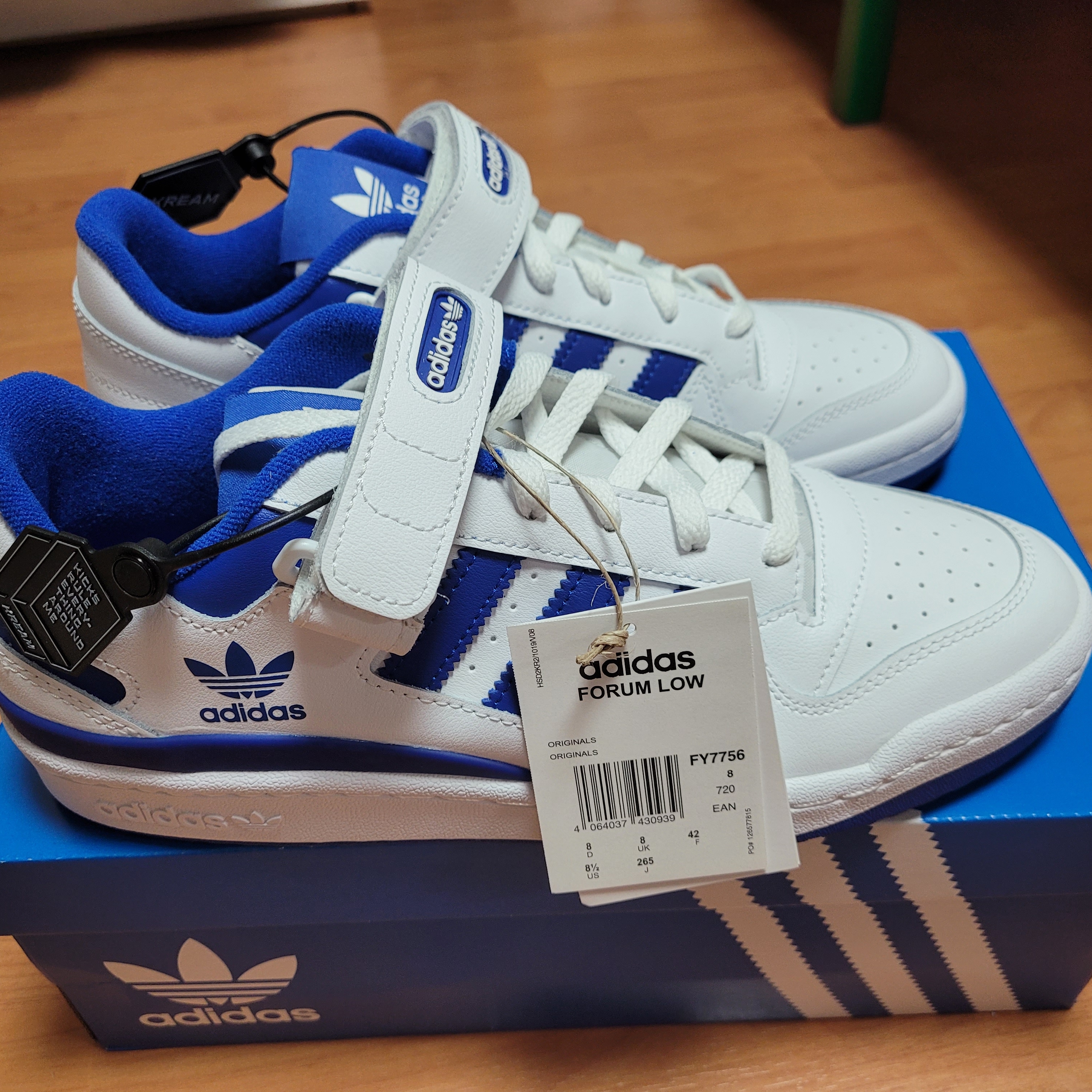 Adidas Forum Low White Royal Blue 착용 스타일 - 2