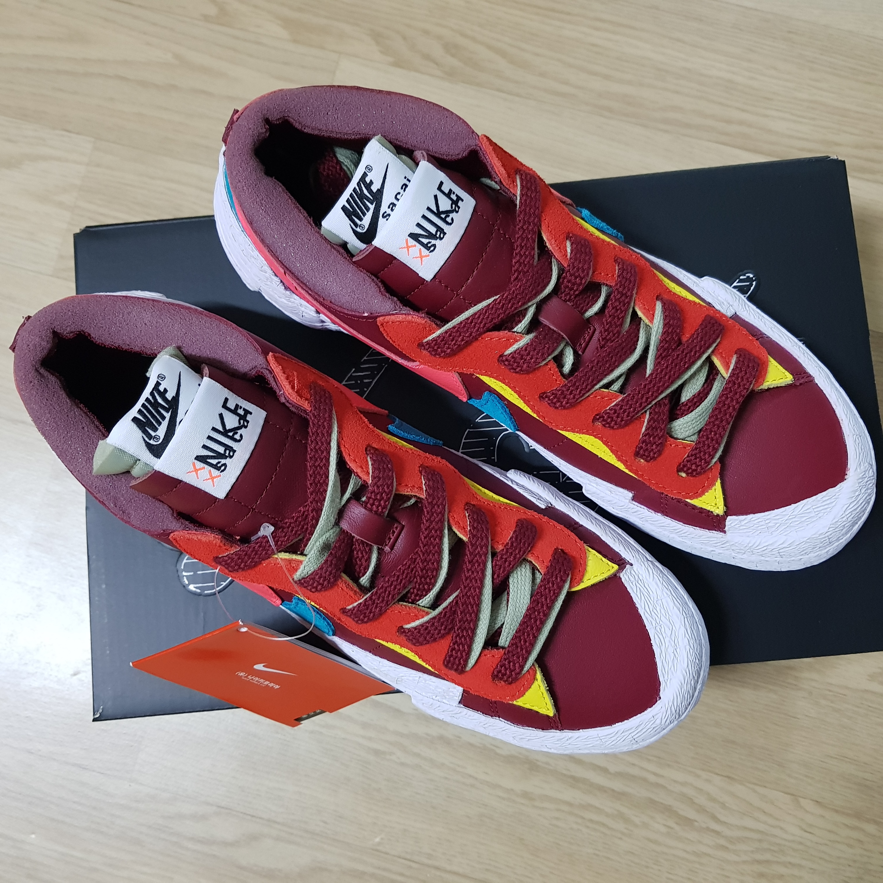 Nike x Sacai x Kaws Blazer Low Team Red 착용 스타일 - 3