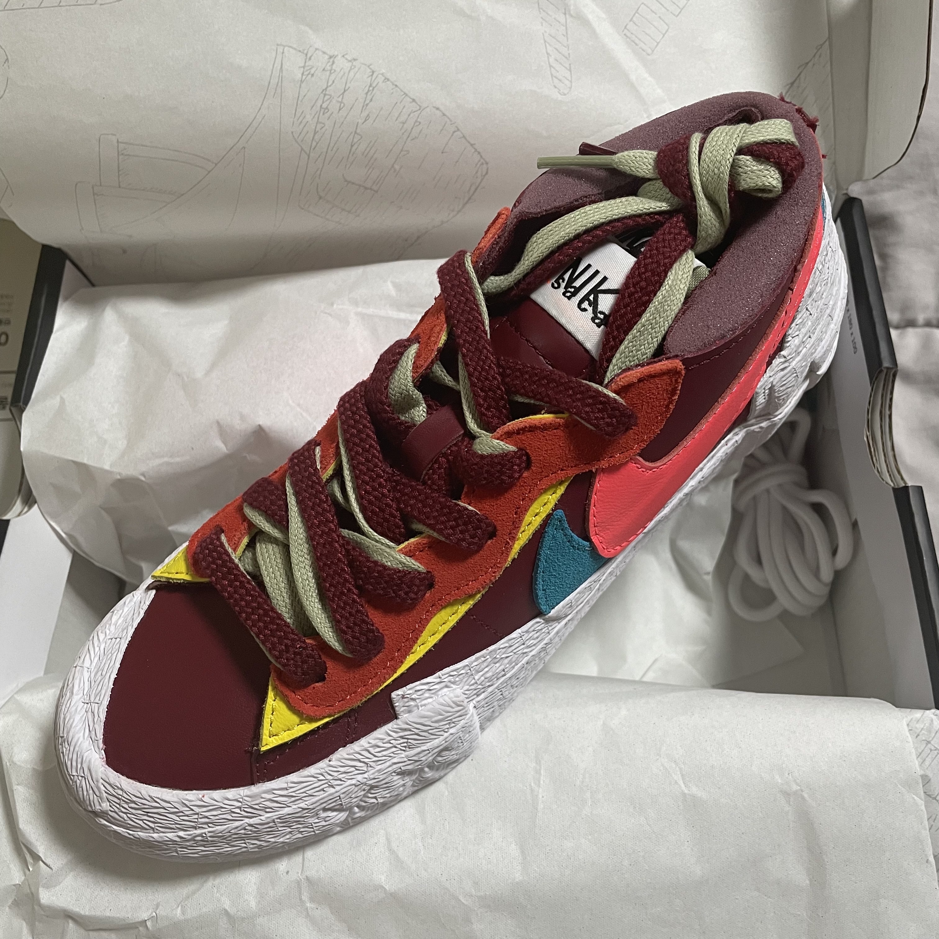Nike x Sacai x Kaws Blazer Low Team Red 착용 스타일 - 1