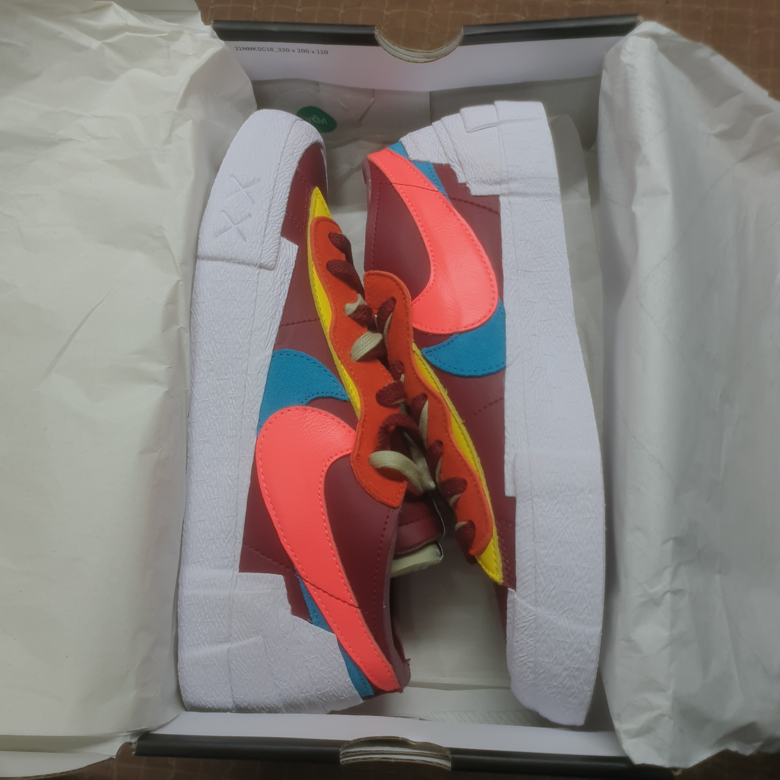 Nike x Sacai x Kaws Blazer Low Team Red 착용 스타일