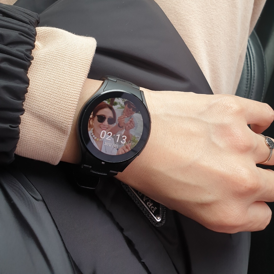 Samsung Galaxy Watch4 40mm Wooyoungmi Edition (Korean Ver.) 착용 스타일 - 1