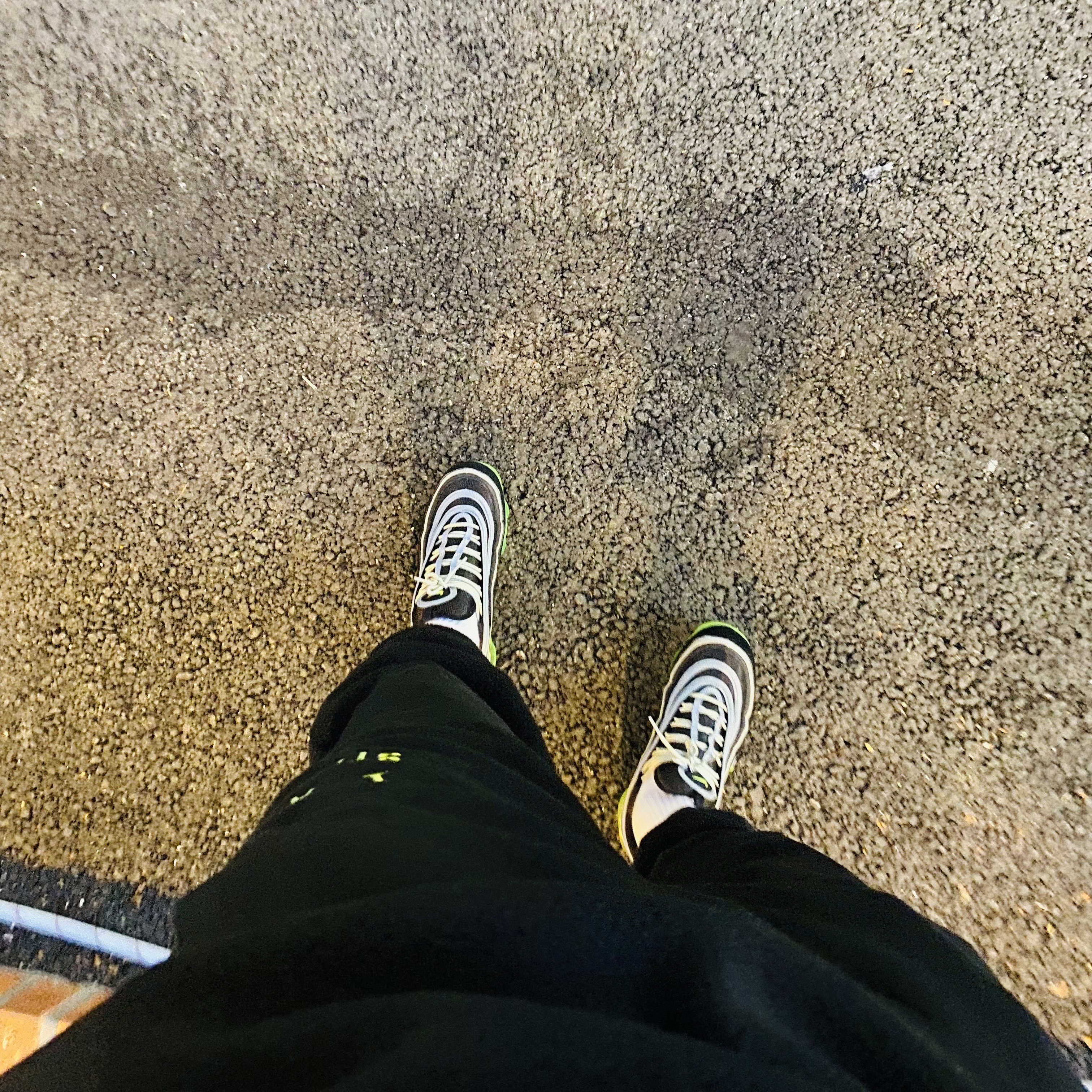 IAB Studio x Asics Fleece Pants Black, IAB Studio x Asics Fleece Shirt Black 착용 스타일
