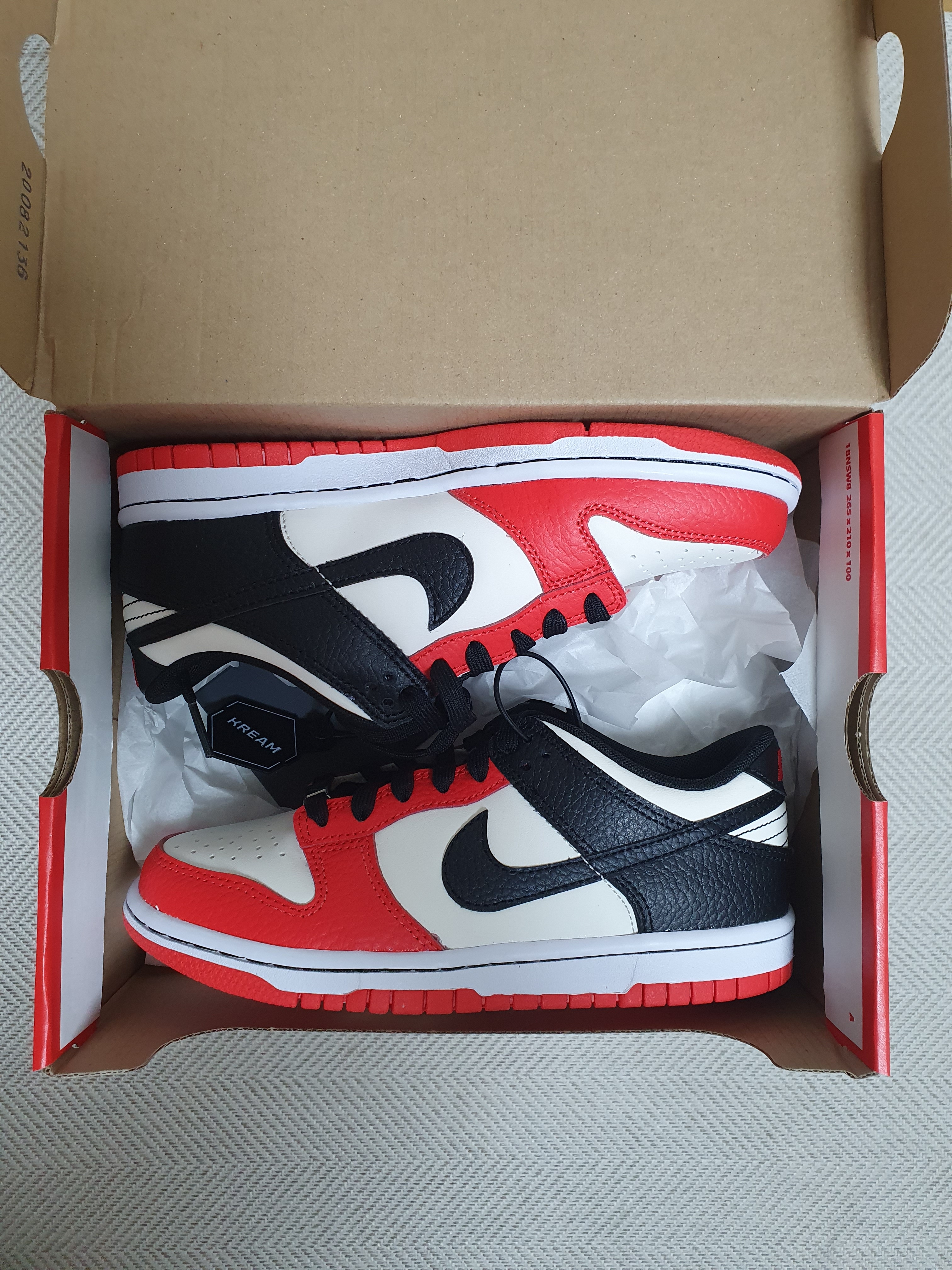 (GS) Nike x NBA Dunk Low Black and Chile Red, Jordan 1 x Travis Scott x Fragment Retro Low OG SP Military Blue 착용 스타일 - 3
