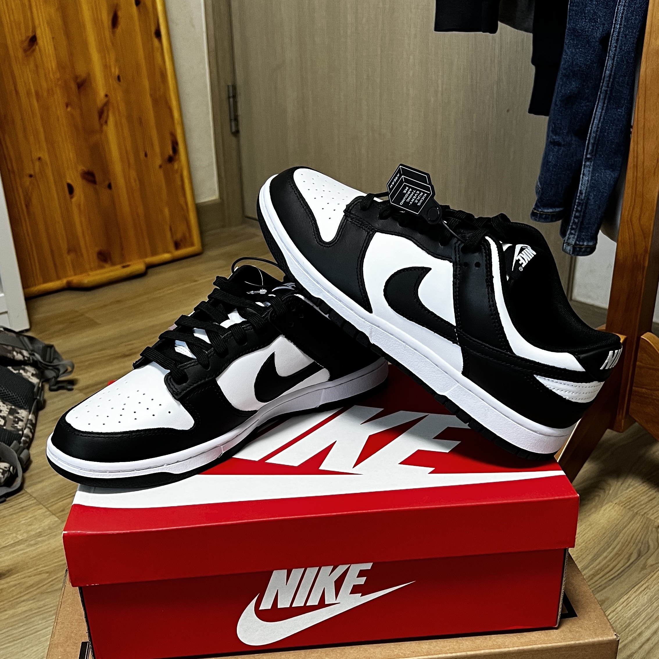 Nike Dunk Low Retro Black 착용 스타일 - 2