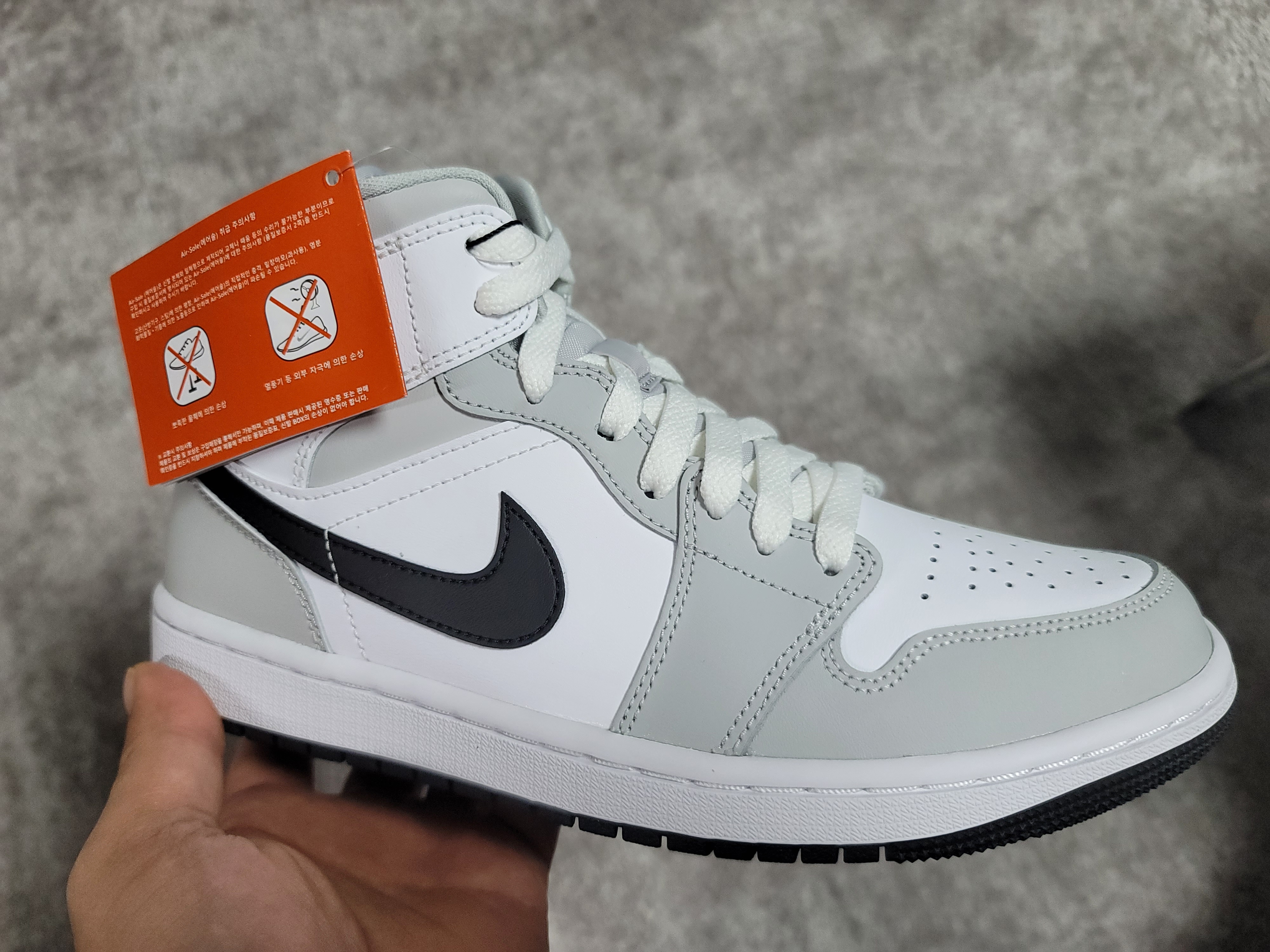 (W) Jordan 1 Mid Grey Fog 착용 스타일