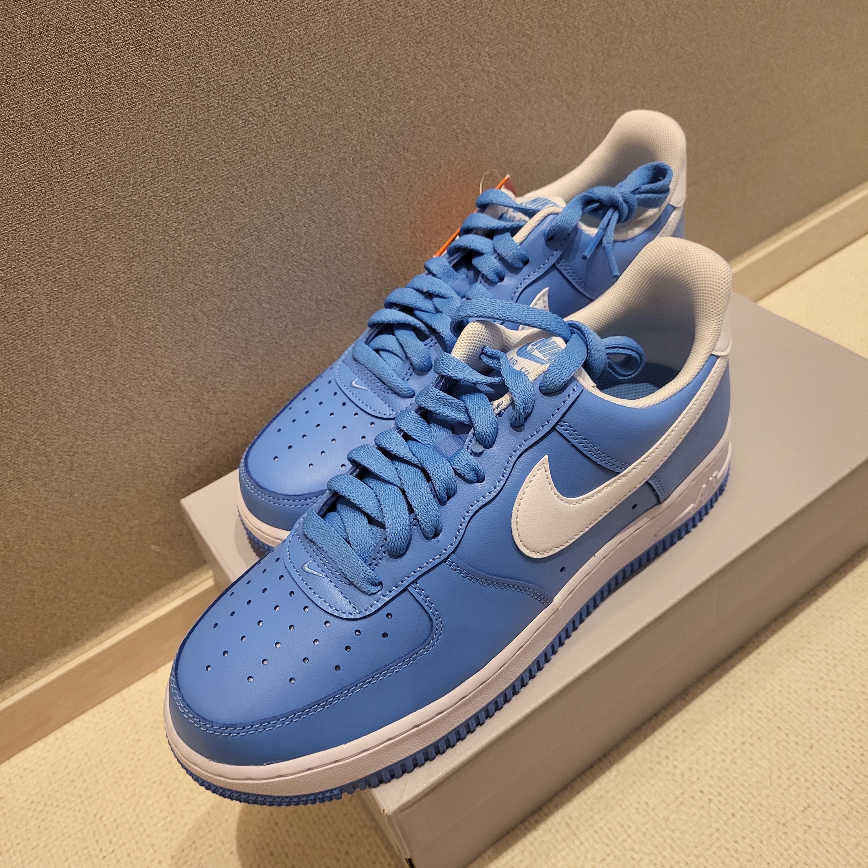Nike Air Force 1 '07 Low University Blue 착용 스타일 - 3