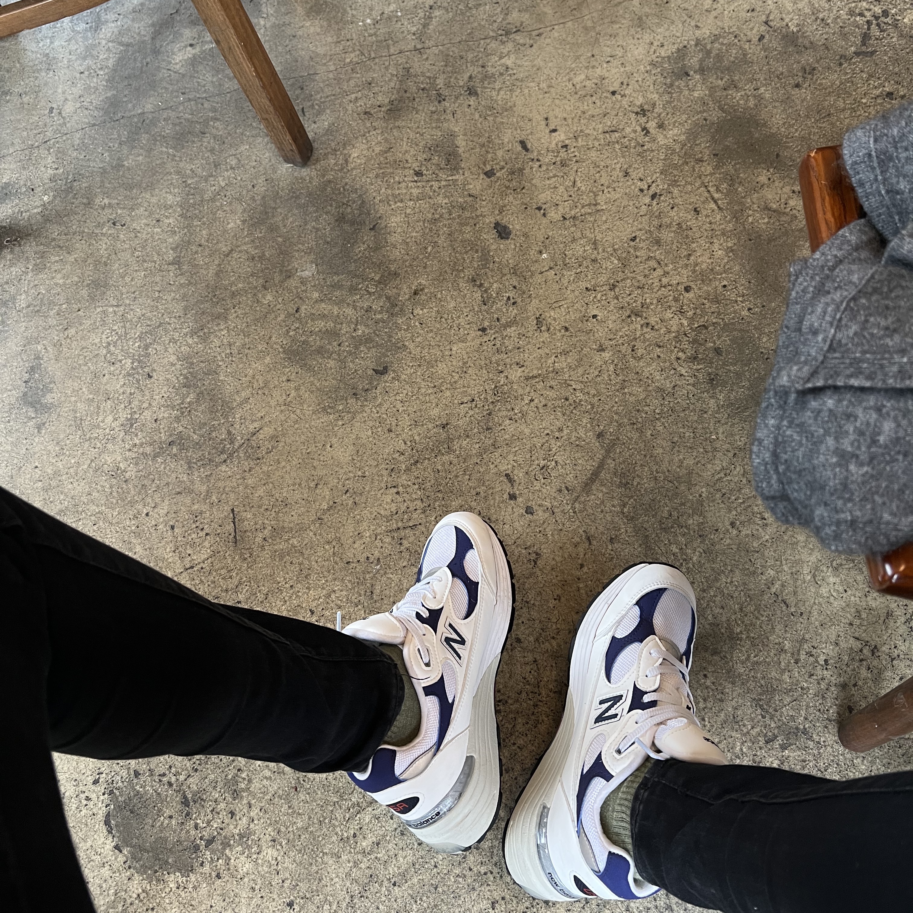 New Balance 992 Made in USA White Navy 착용 스타일 - 2