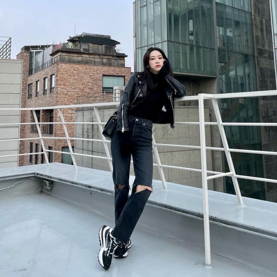 Nike x Sacai VaporWaffle Black White 착용 스타일 - 2