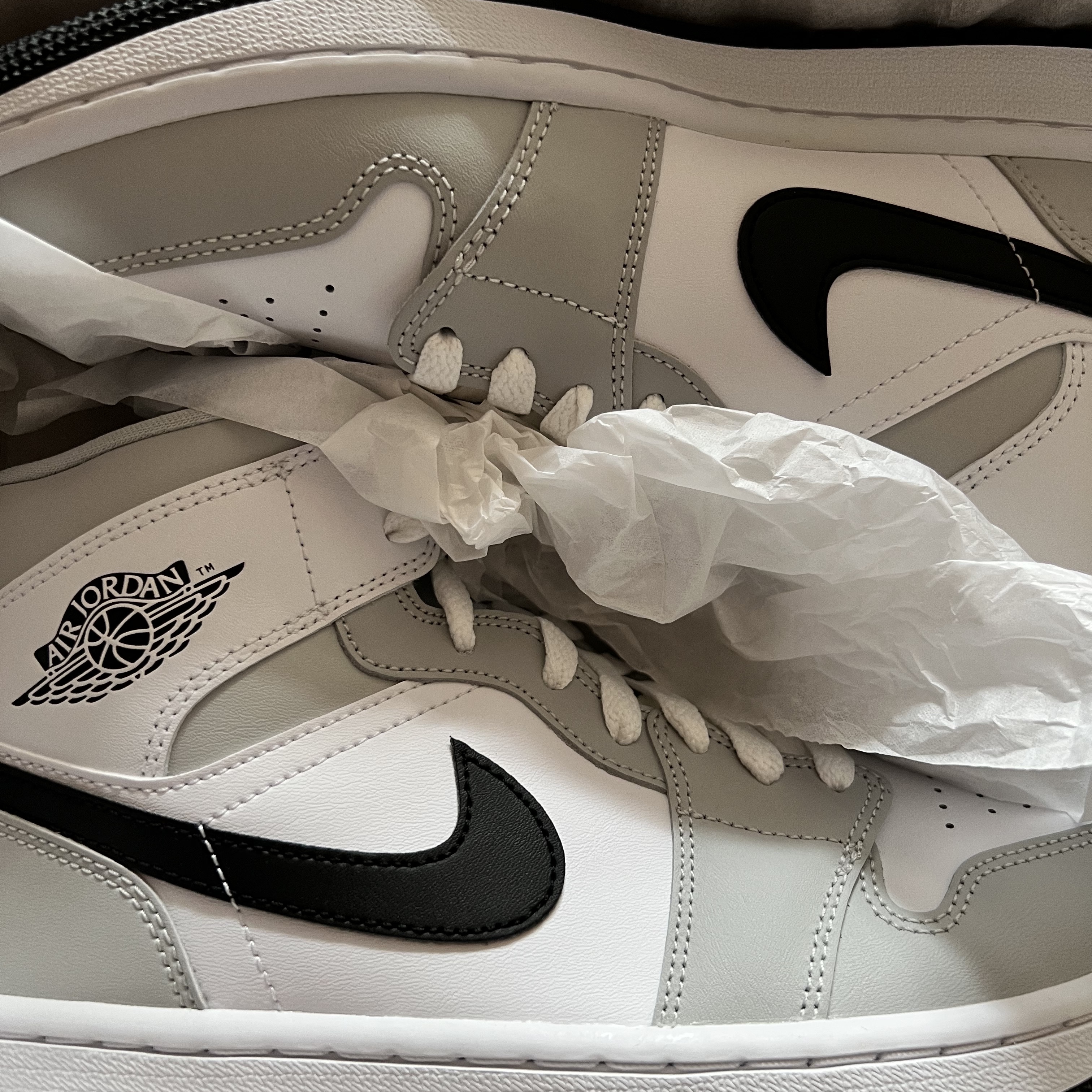 (W) Jordan 1 Mid Grey Fog 착용 스타일 - 2