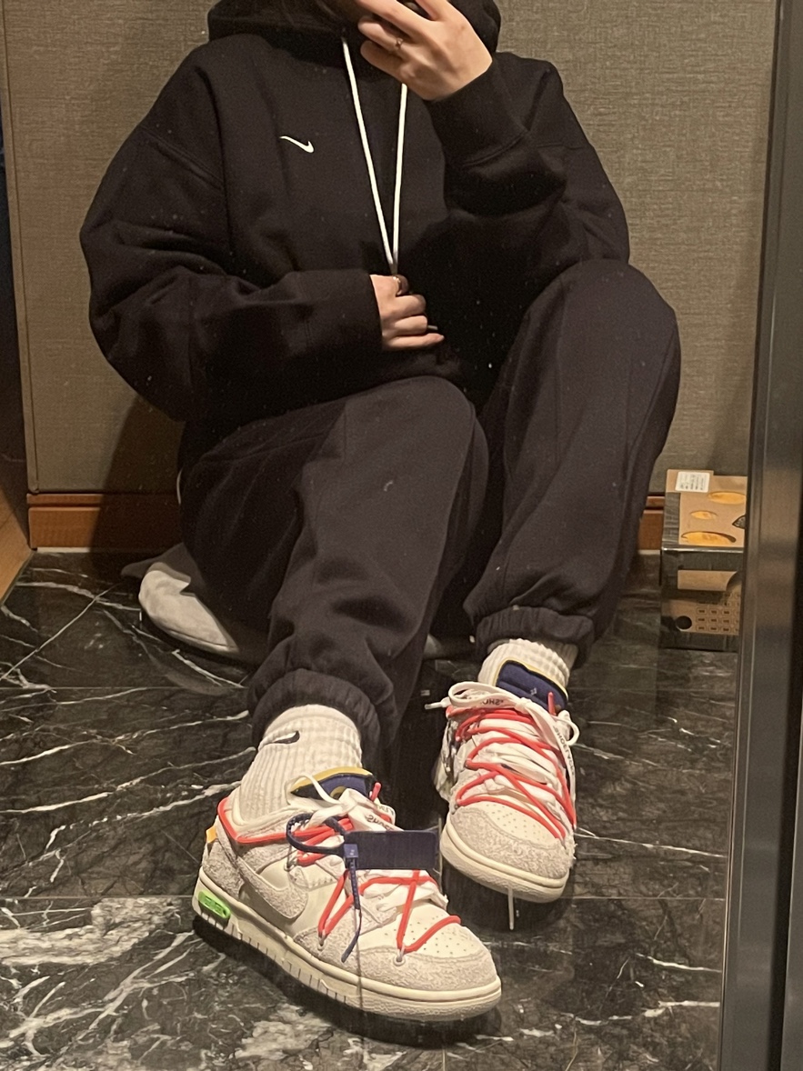 Nike NRG Solo Swoosh Fleece Hoodie Black White - US/EU, Nike x Off-White Dunk Low The 50 - Lot 13 착용 스타일 - 1