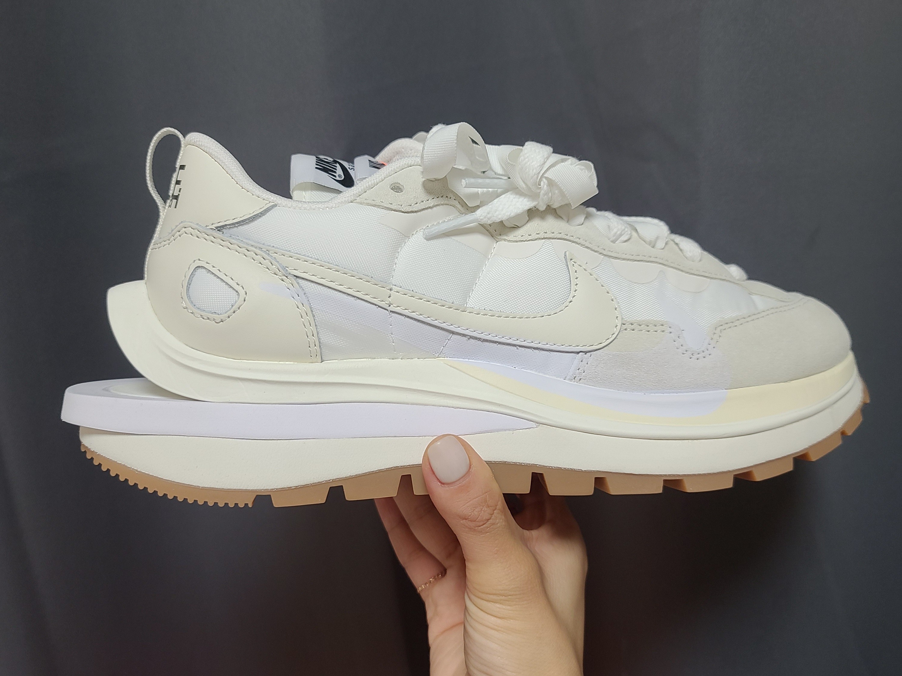 Nike x Sacai VaporWaffle White and Gum 착용 스타일
