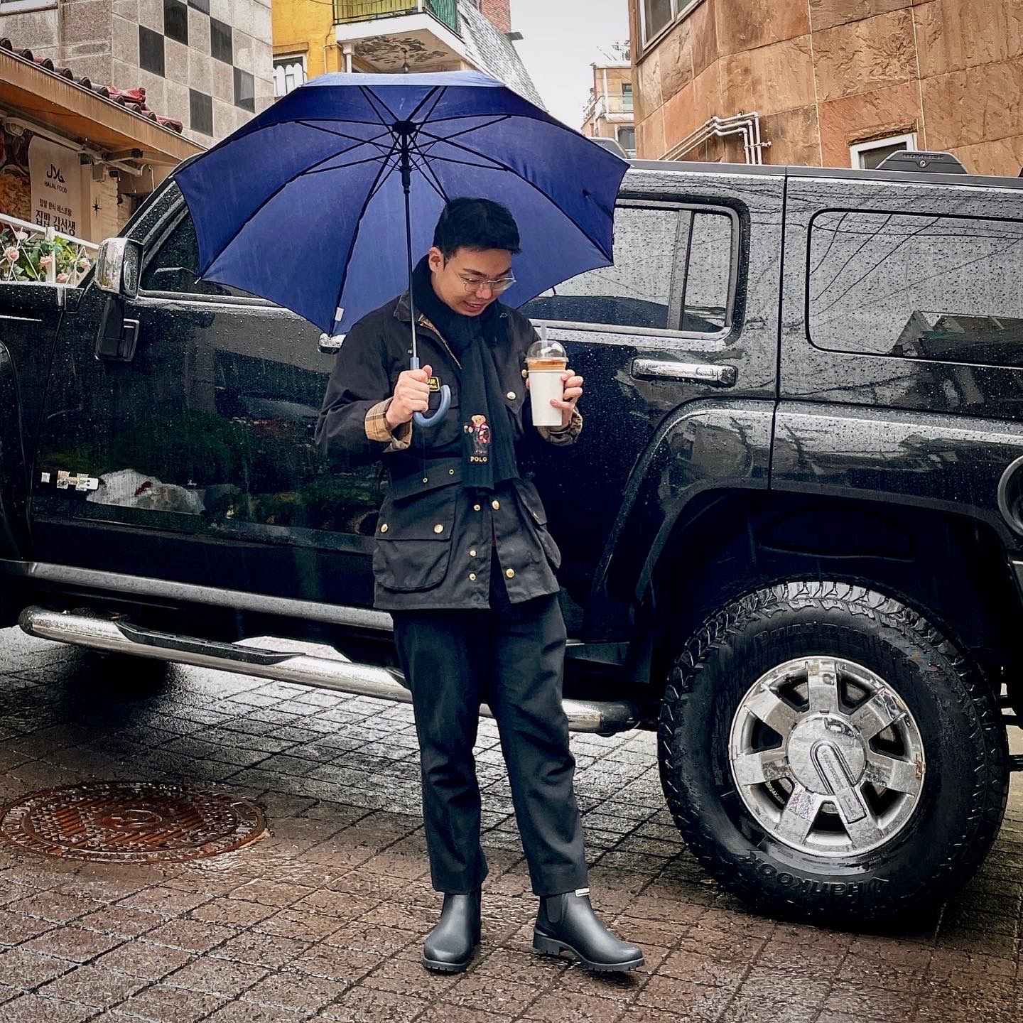 Barbour International Original Wax Jacket Black 착용 스타일 - 1