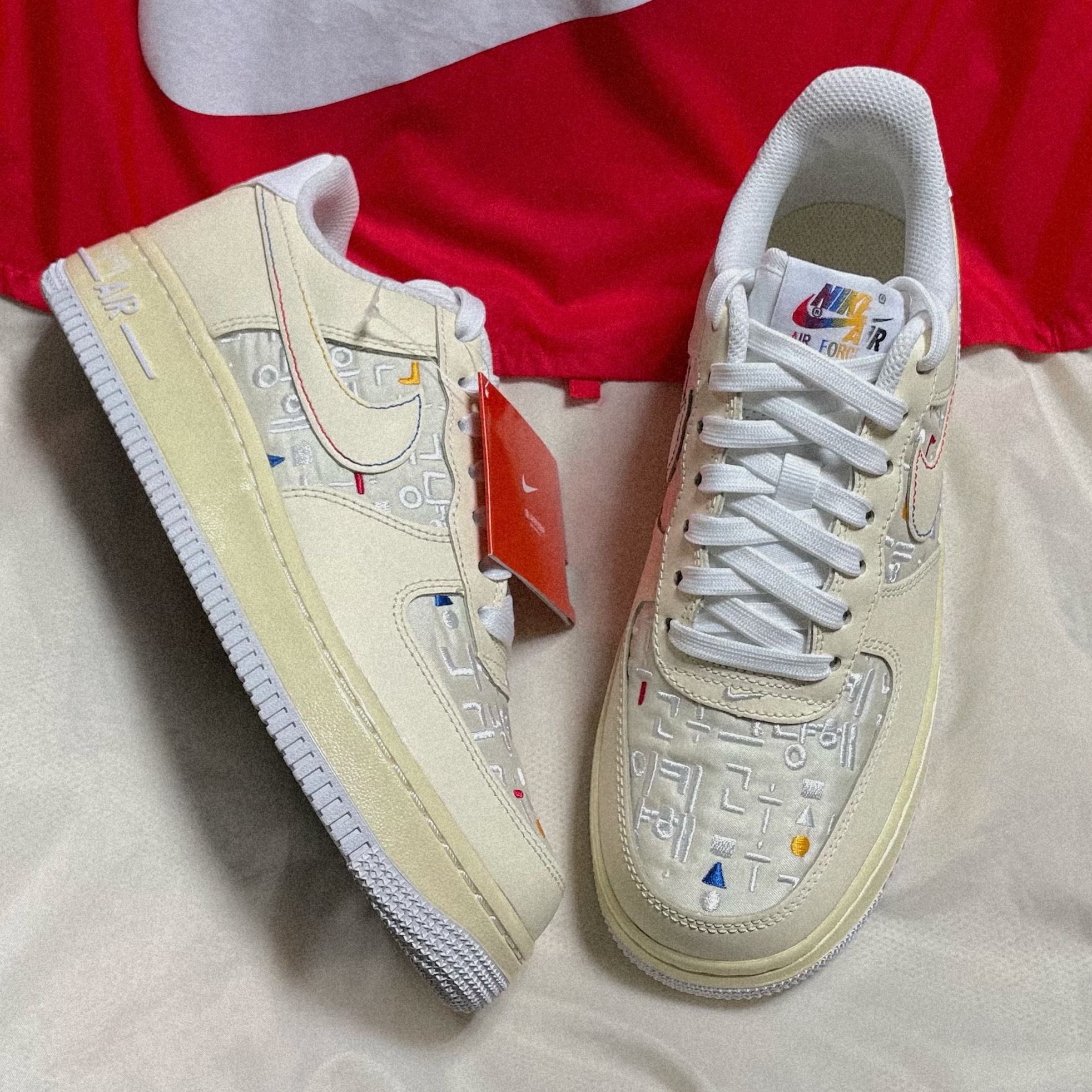 (W) Nike Air Force 1 '07 LV8 Hangul Day 착용 스타일 - 1