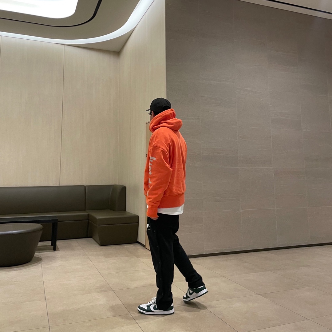 Nike x Cactus Plant Flea Market Shoebox Heavyweight Hooded Pullover Orange - US/EU, Nike Dunk Low Retro Varsity Green 착용 스타일 - 2