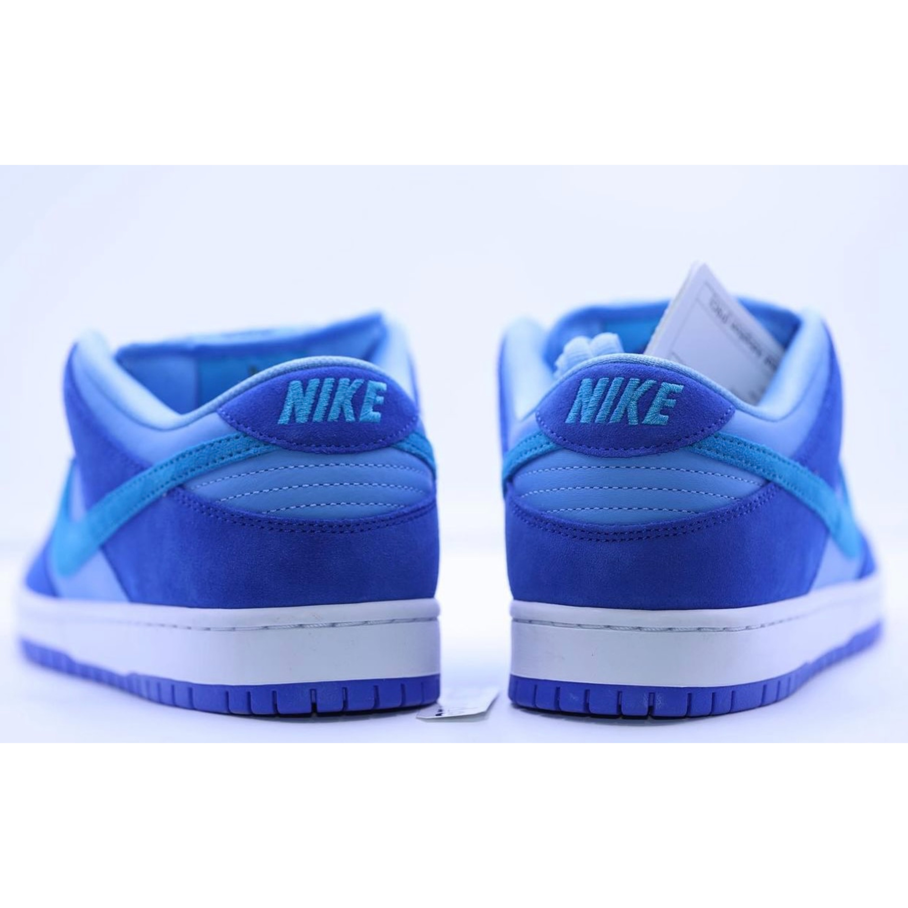 Nike SB Dunk Low Pro Blue Raspberry 착용 스타일 - 3