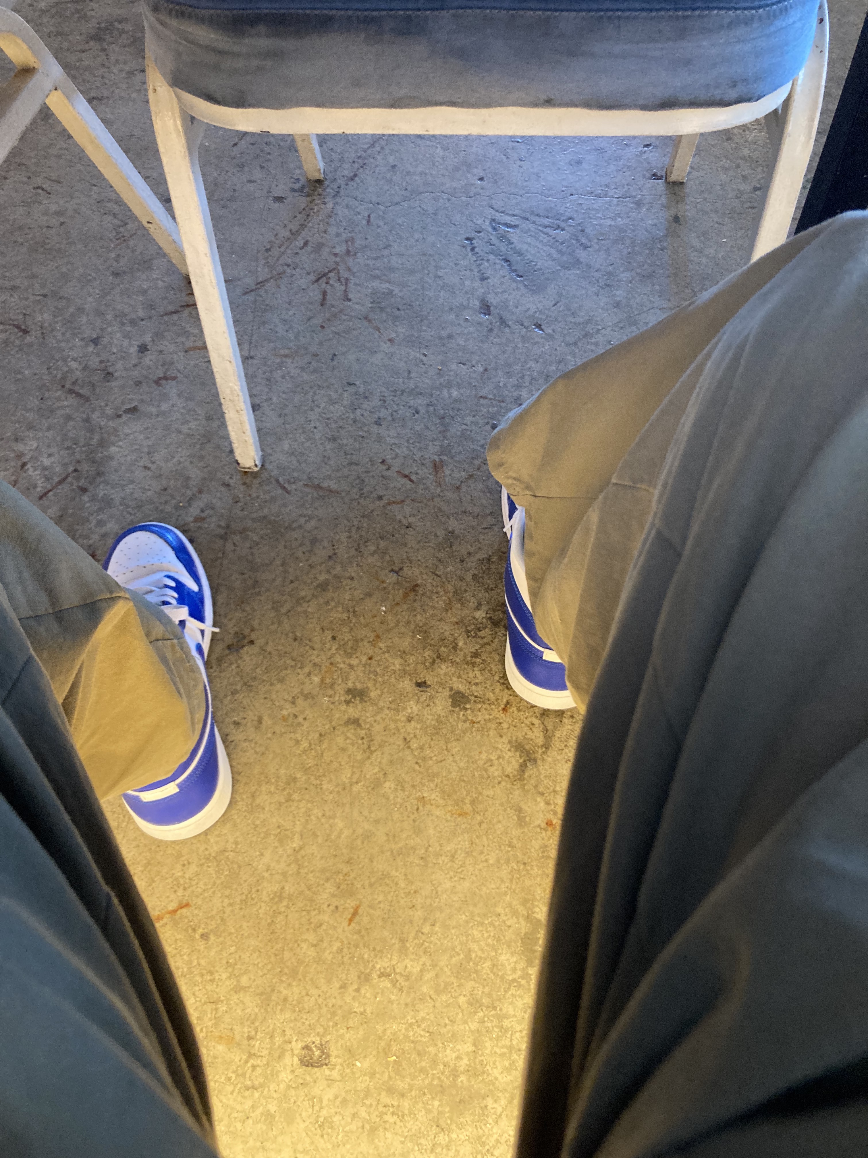 (W) Jordan 1 Mid White Hyper Royal 착용 스타일
