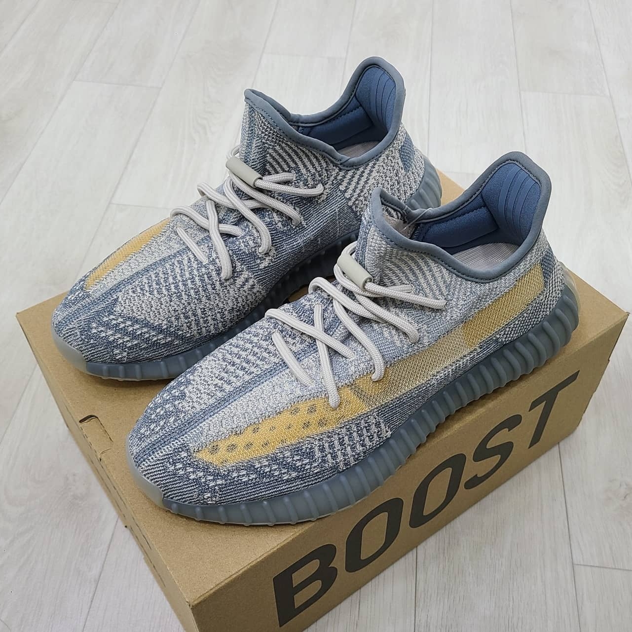 Adidas Yeezy Boost 350 V2 Israfil 착용 스타일 - 2