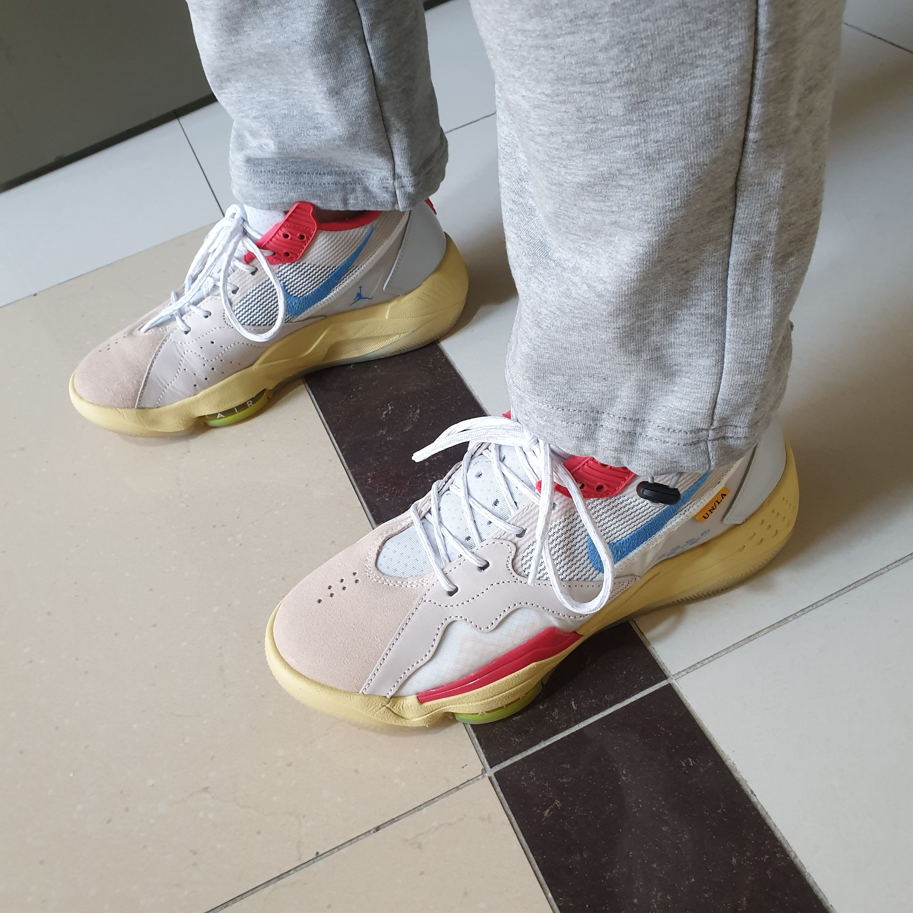 Jordan x Union Zoom '92 Guava Ice 착용 스타일 - 1