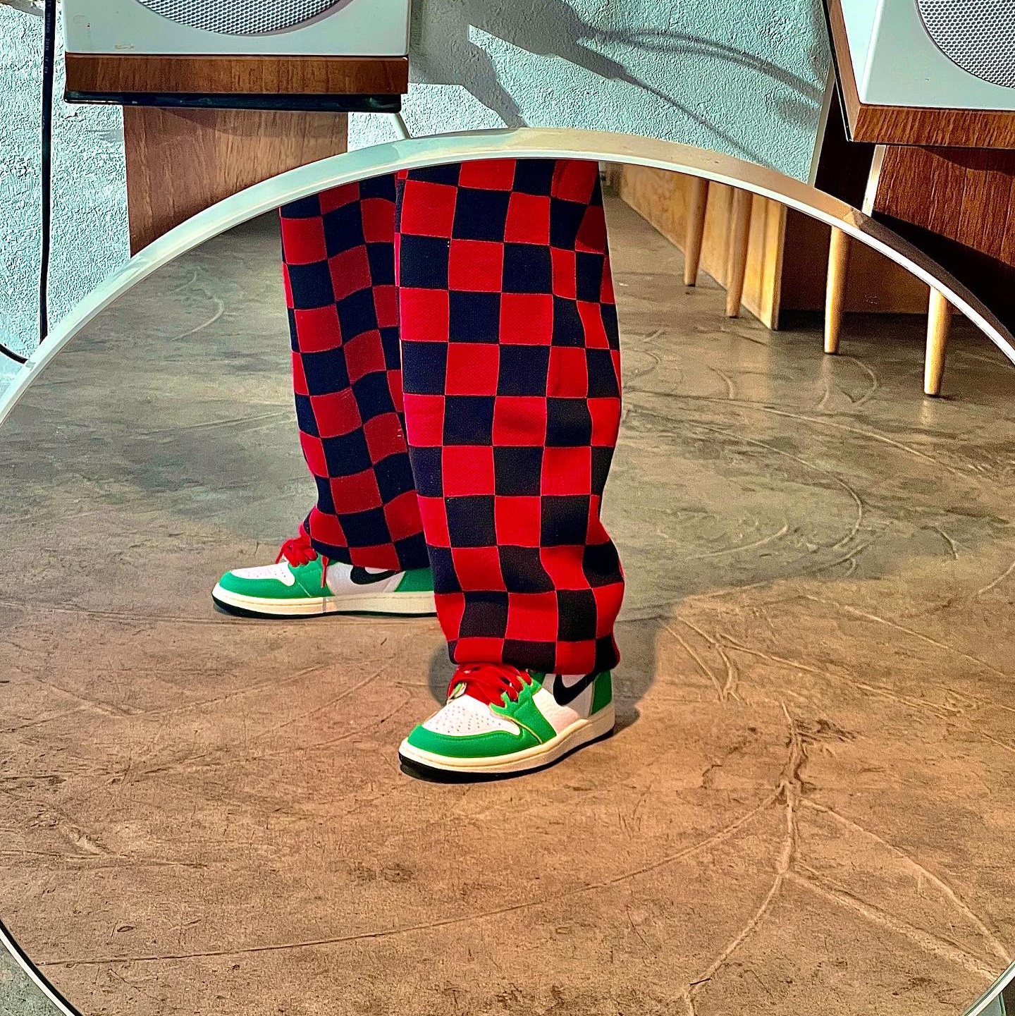 (W) Jordan 1 Retro High OG Lucky Green 착용 스타일 - 2