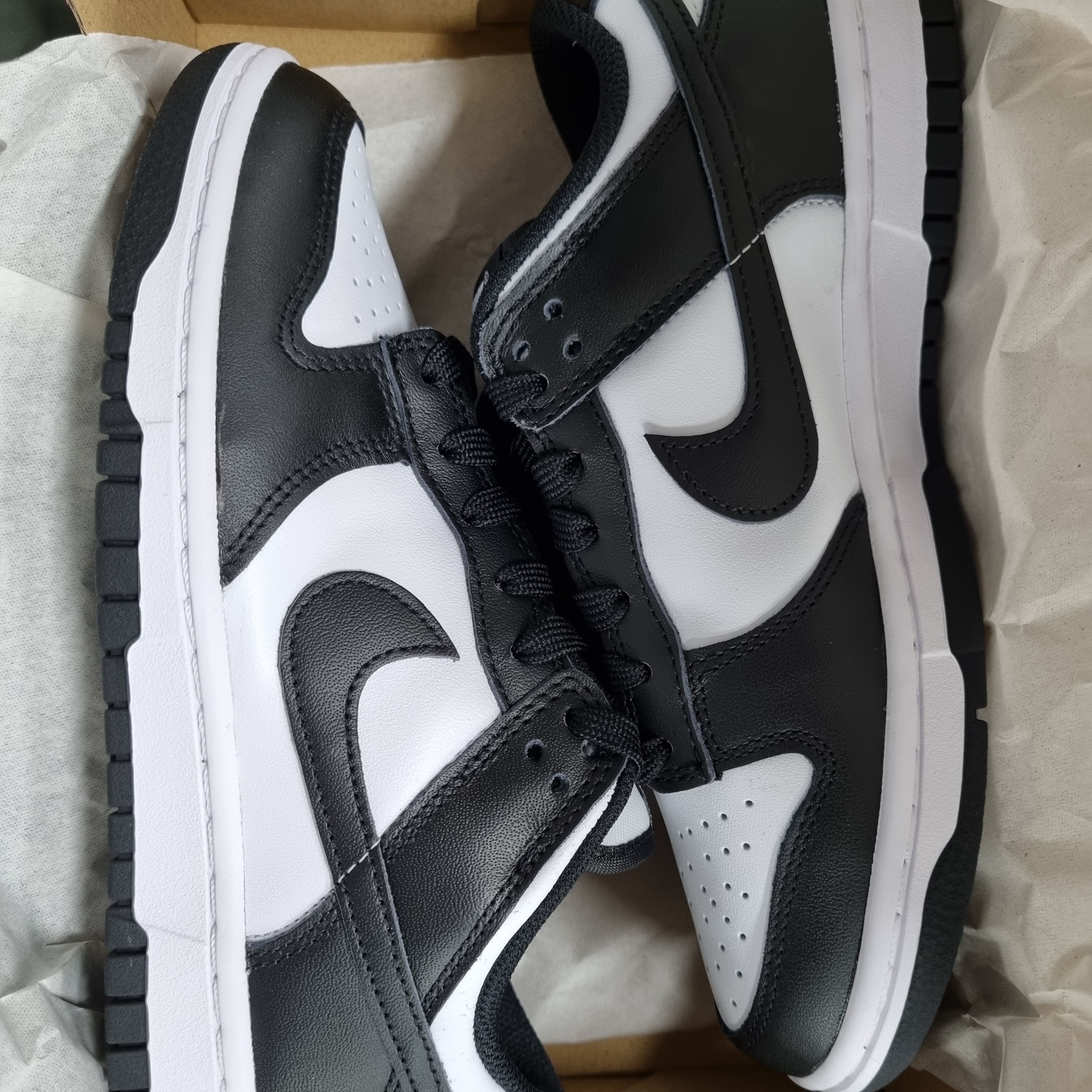 (W) Nike Dunk Low Black 착용 스타일 - 5