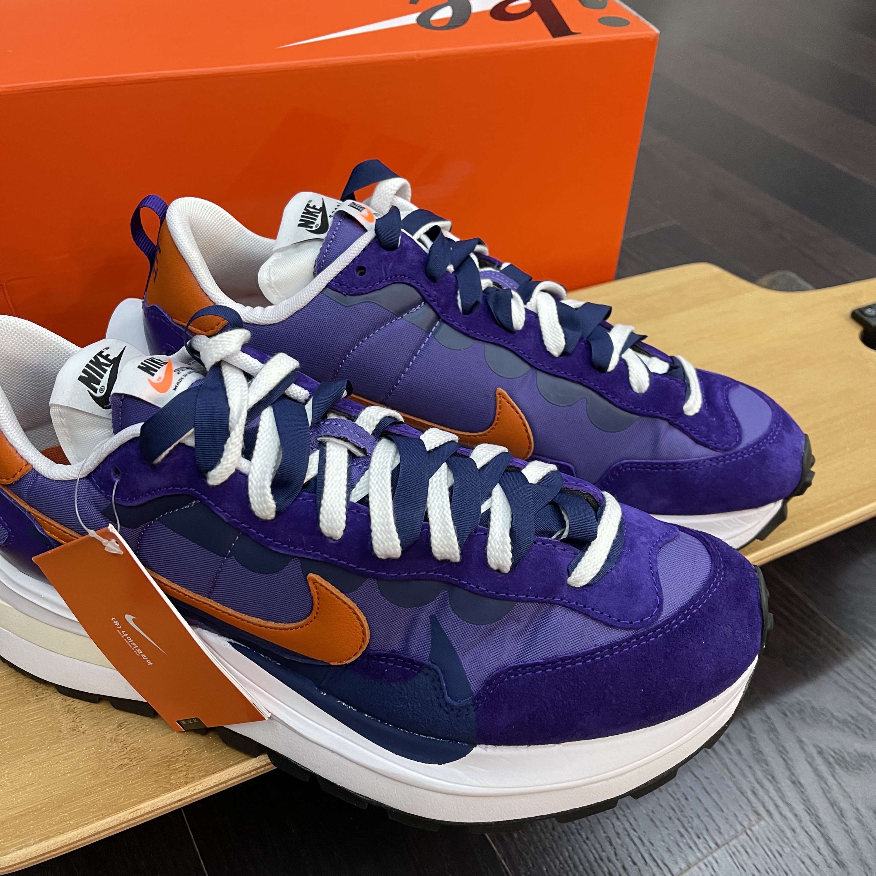 Nike x Sacai VaporWaffle Dark Iris 착용 스타일