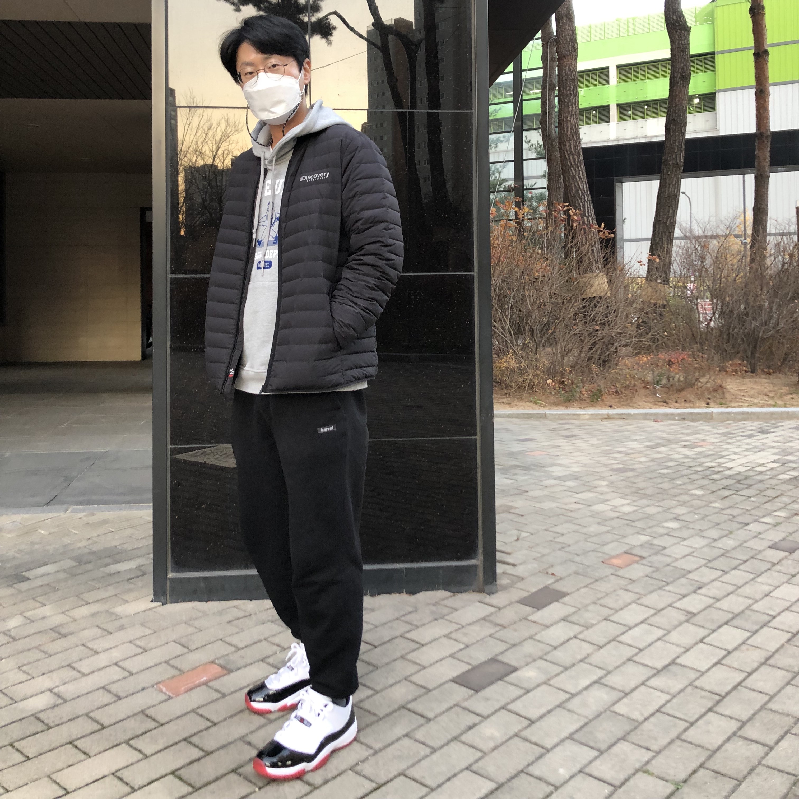 Jordan 11 Retro Low Concord Bred 착용 스타일 - 1
