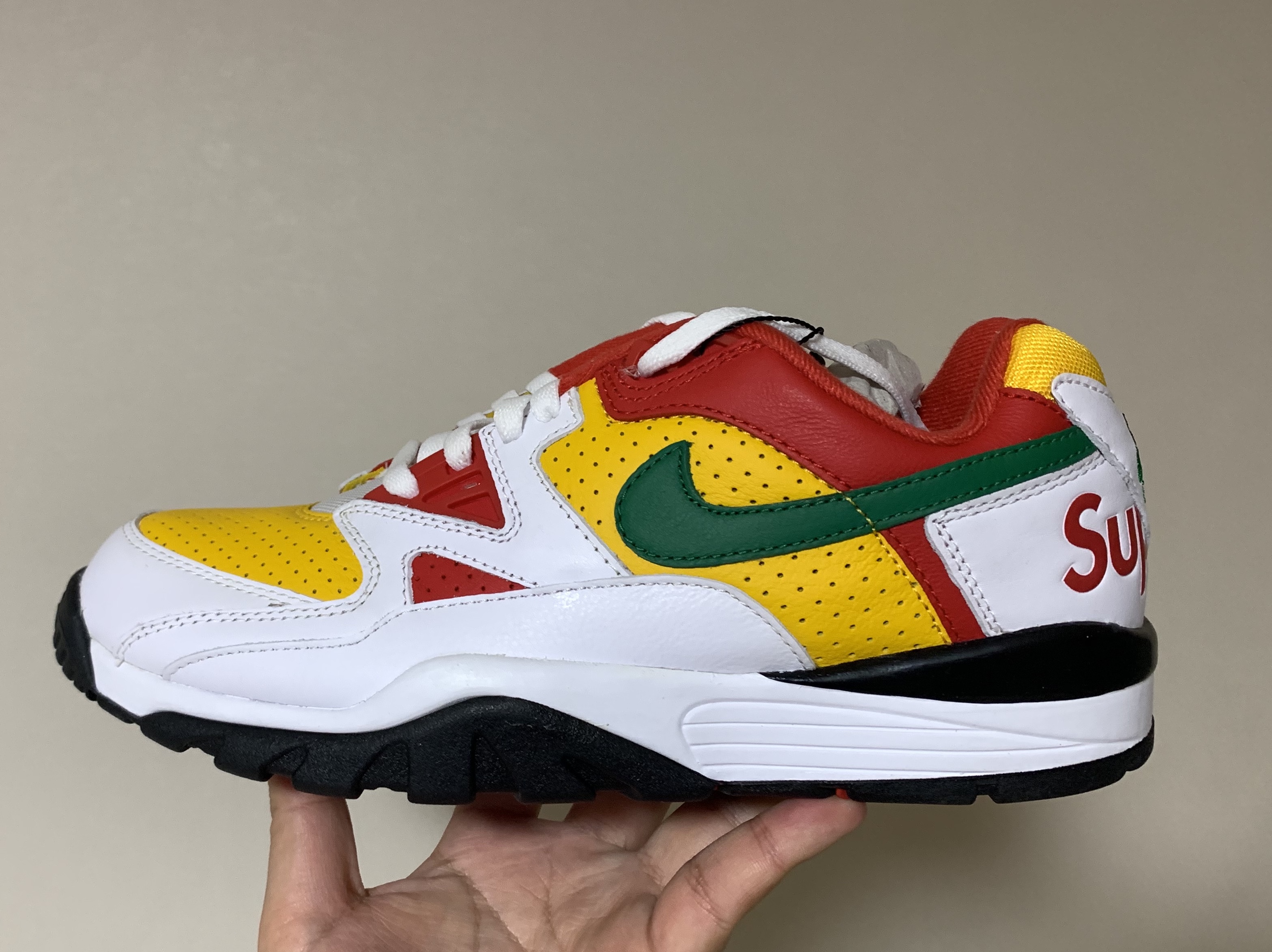 Nike x Supreme Air Cross Trainer 3 Low White 착용 스타일 - 3
