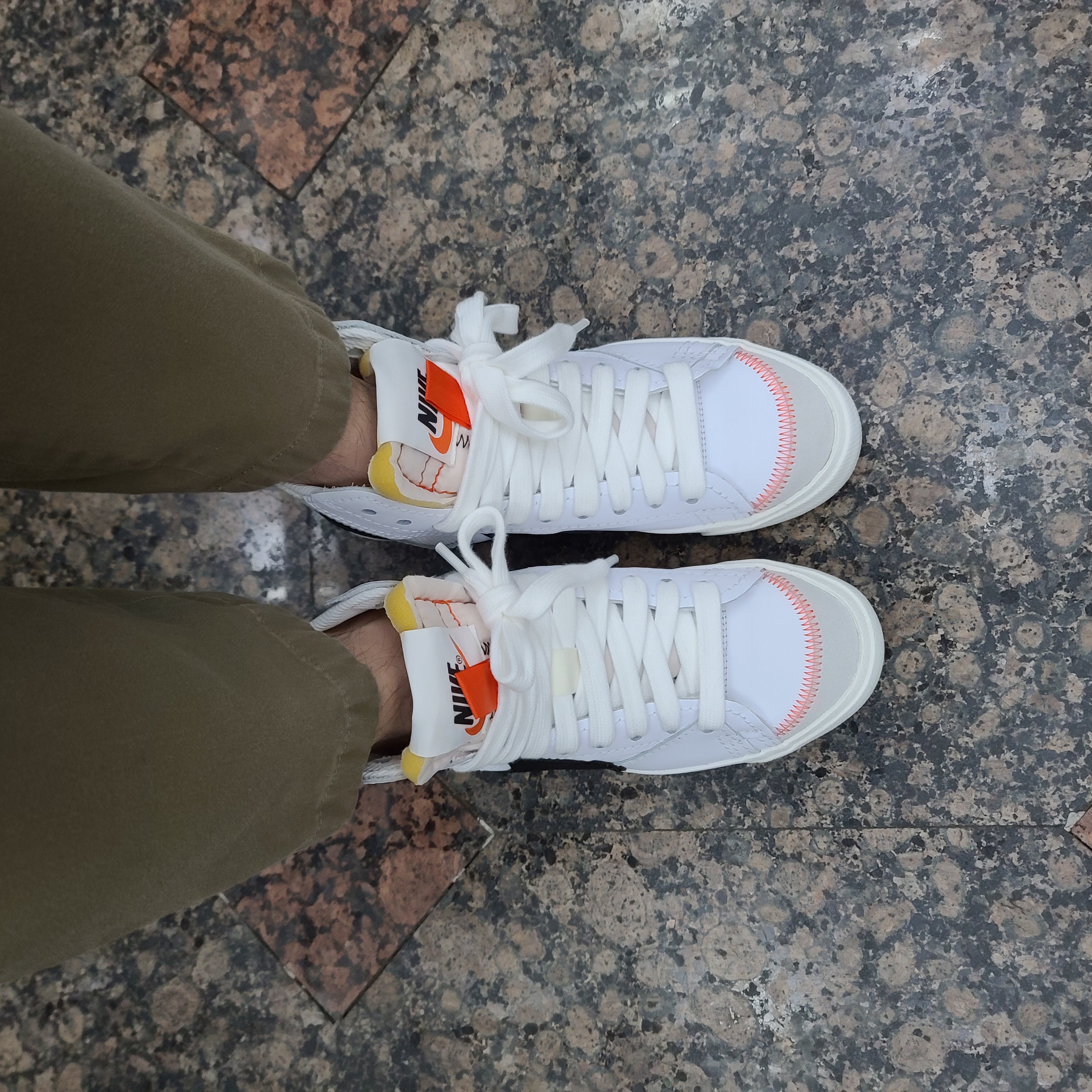 Nike Blazer Mid '77 Jumbo White and Black 착용 스타일