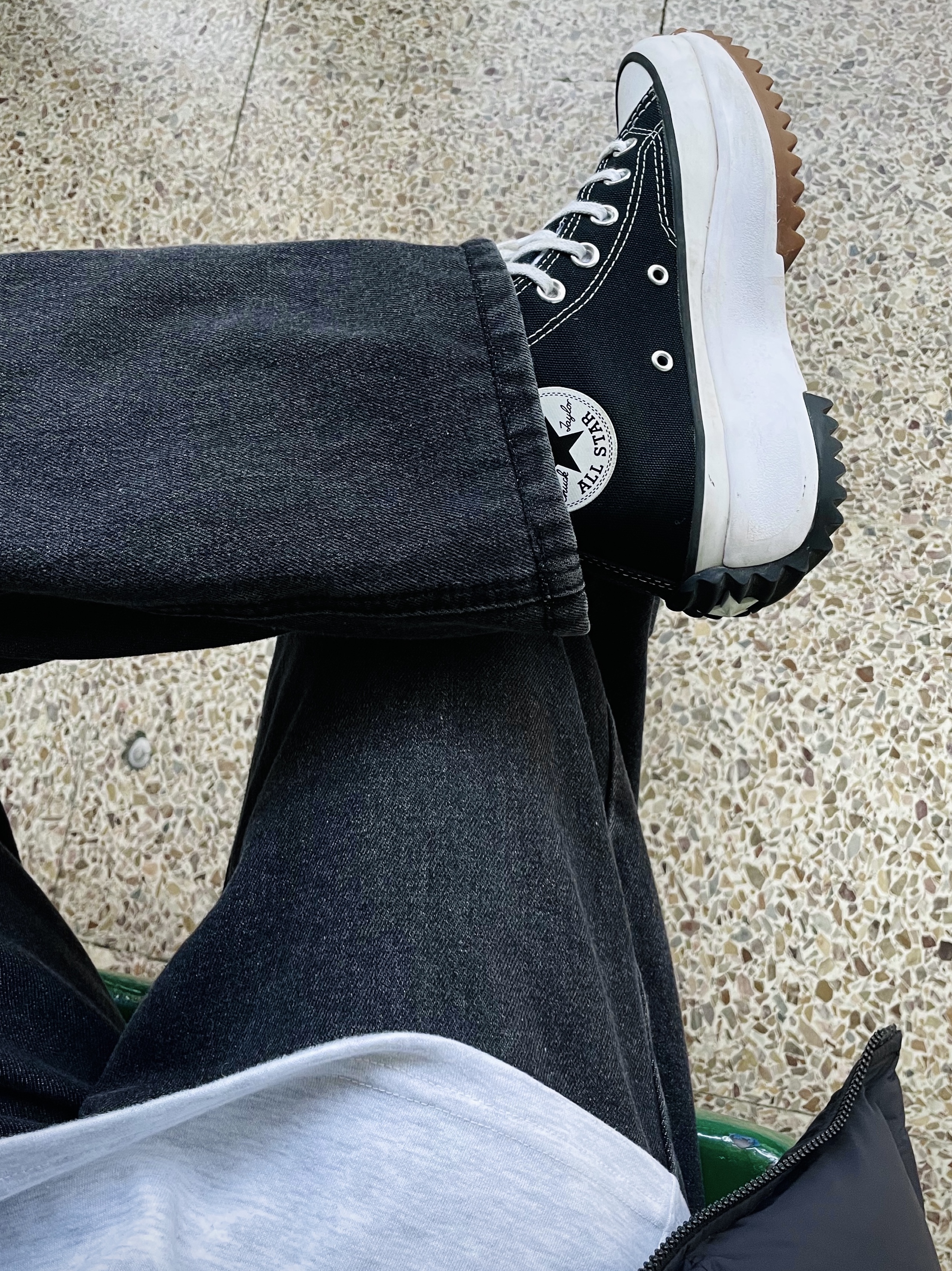 Converse Run Star Hike Hi Black White Gum 착용 스타일