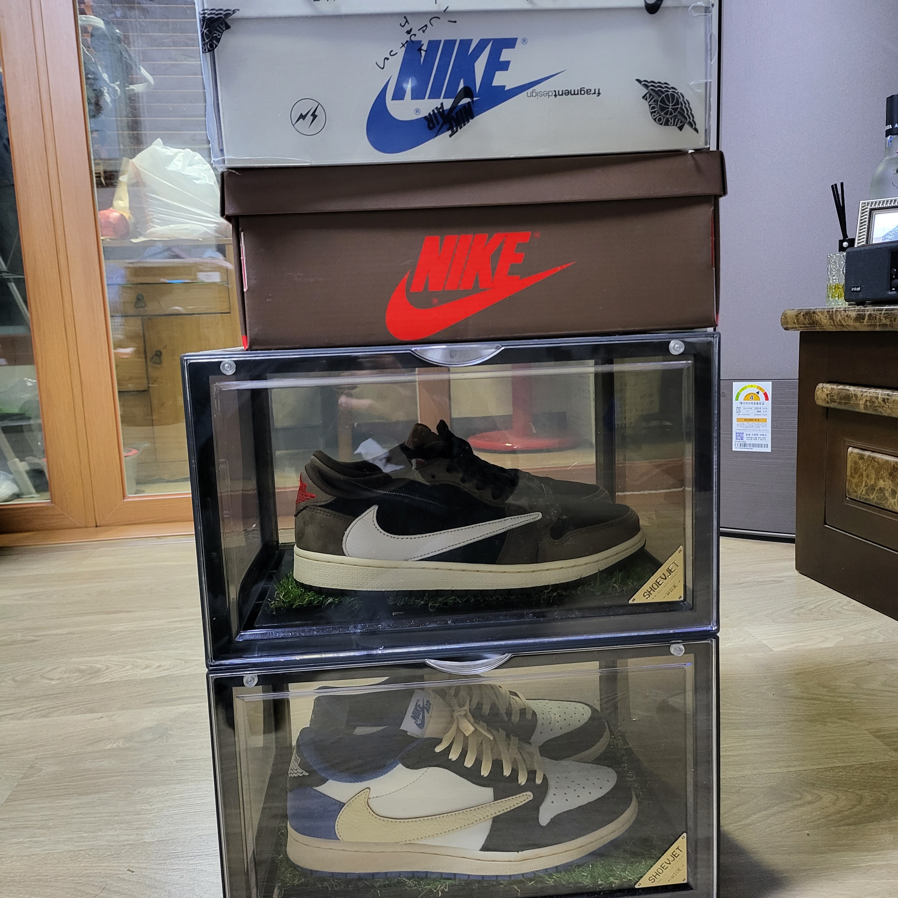 Jordan 1 x Travis Scott x Fragment Retro Low OG SP Military Blue, Jordan 1 x Travis Scott Retro Low OG SP Mocha 착용 스타일 - 1