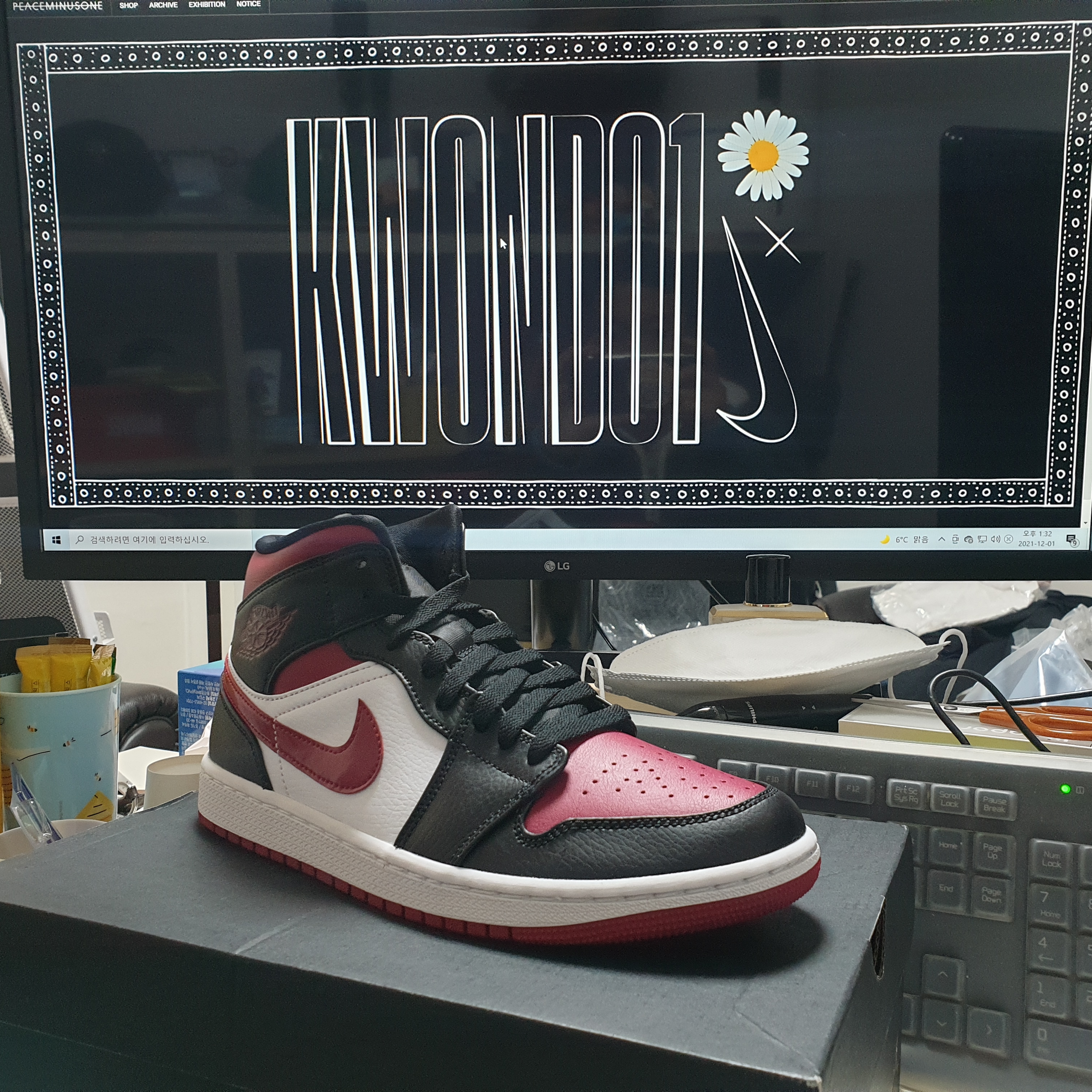 Jordan 1 Mid Bred Toe Noble Red 착용 스타일