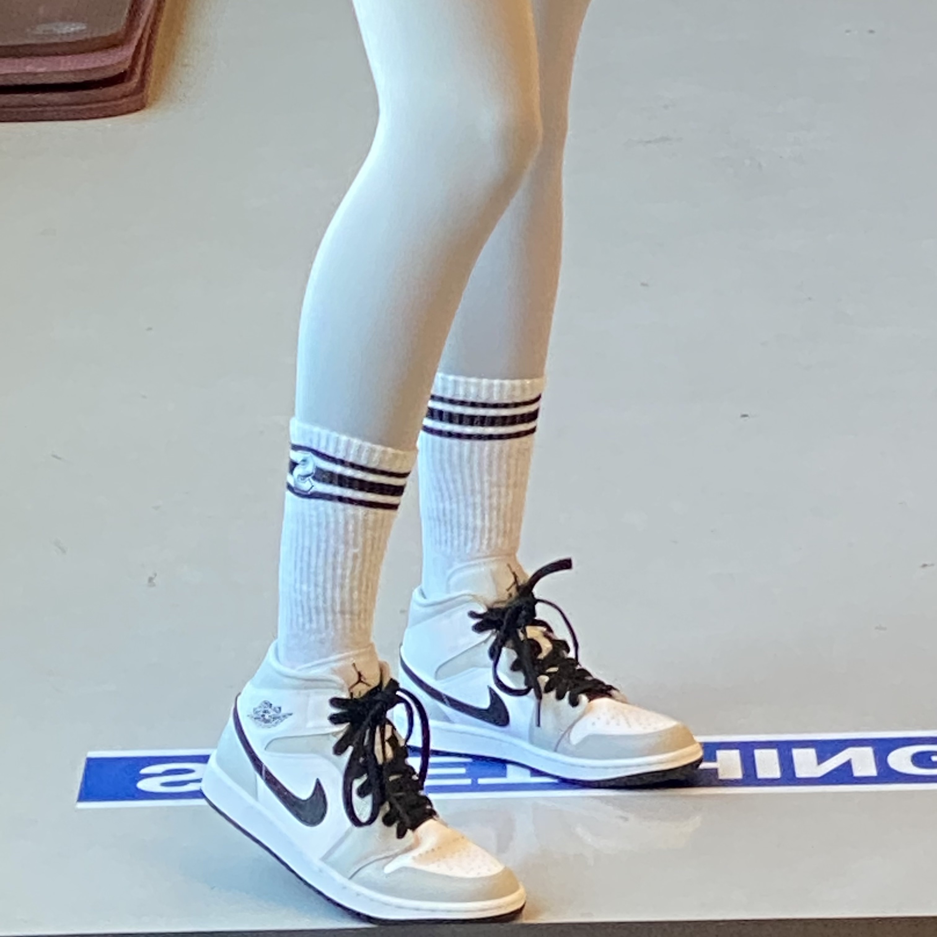 (W) Jordan 1 Mid Grey Fog 착용 스타일 - 2