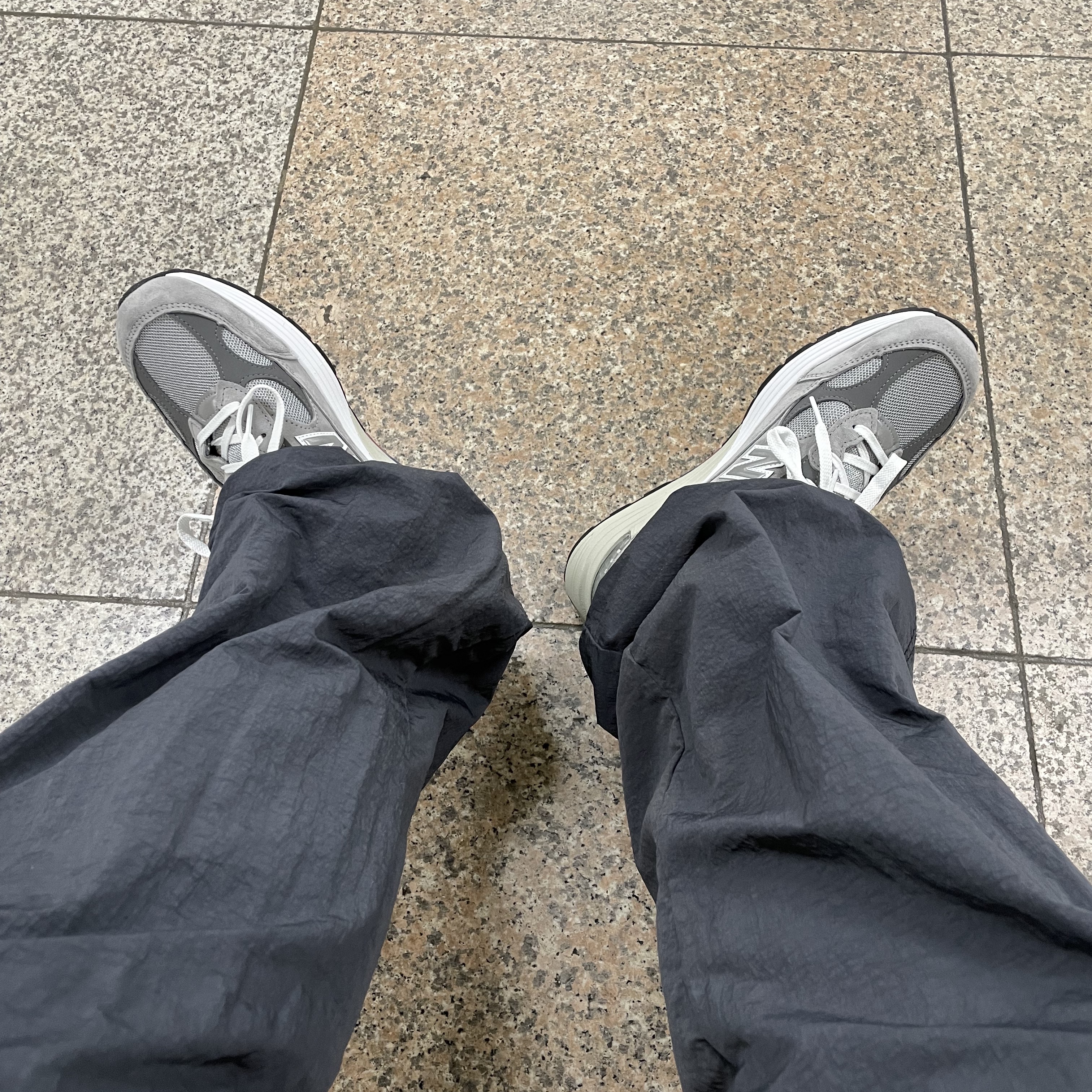 New Balance 992 Made in USA Grey - D Standard, Nike x Stussy Beach Pants Off Noir 착용 스타일