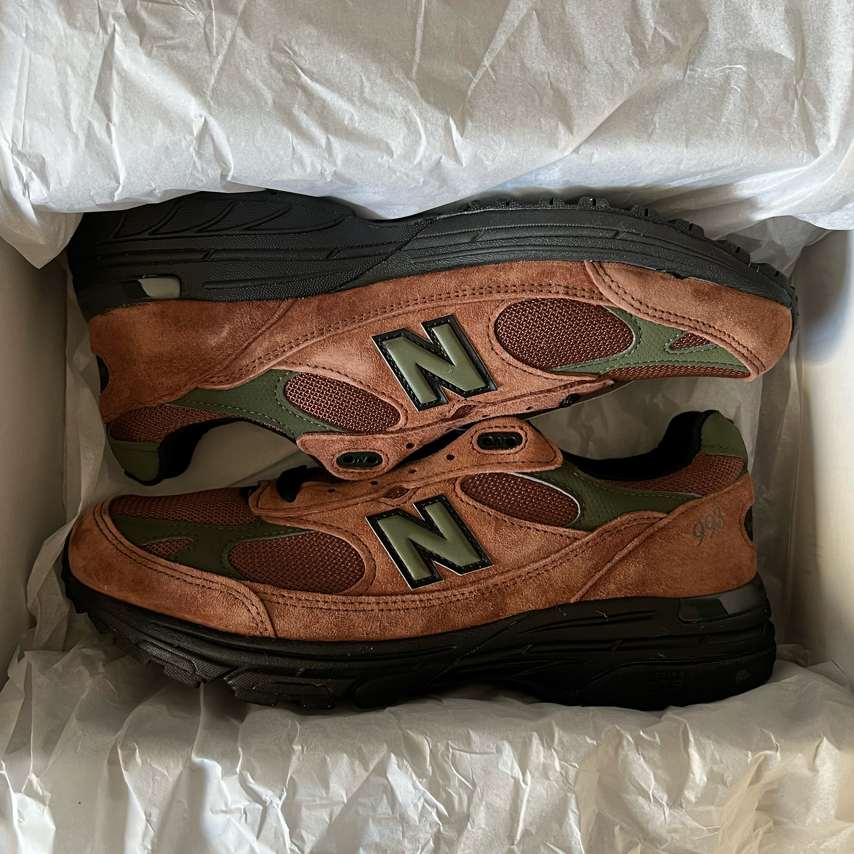 New Balance x Aime Leon Dore 993 Made in USA Brown 착용 스타일 - 1