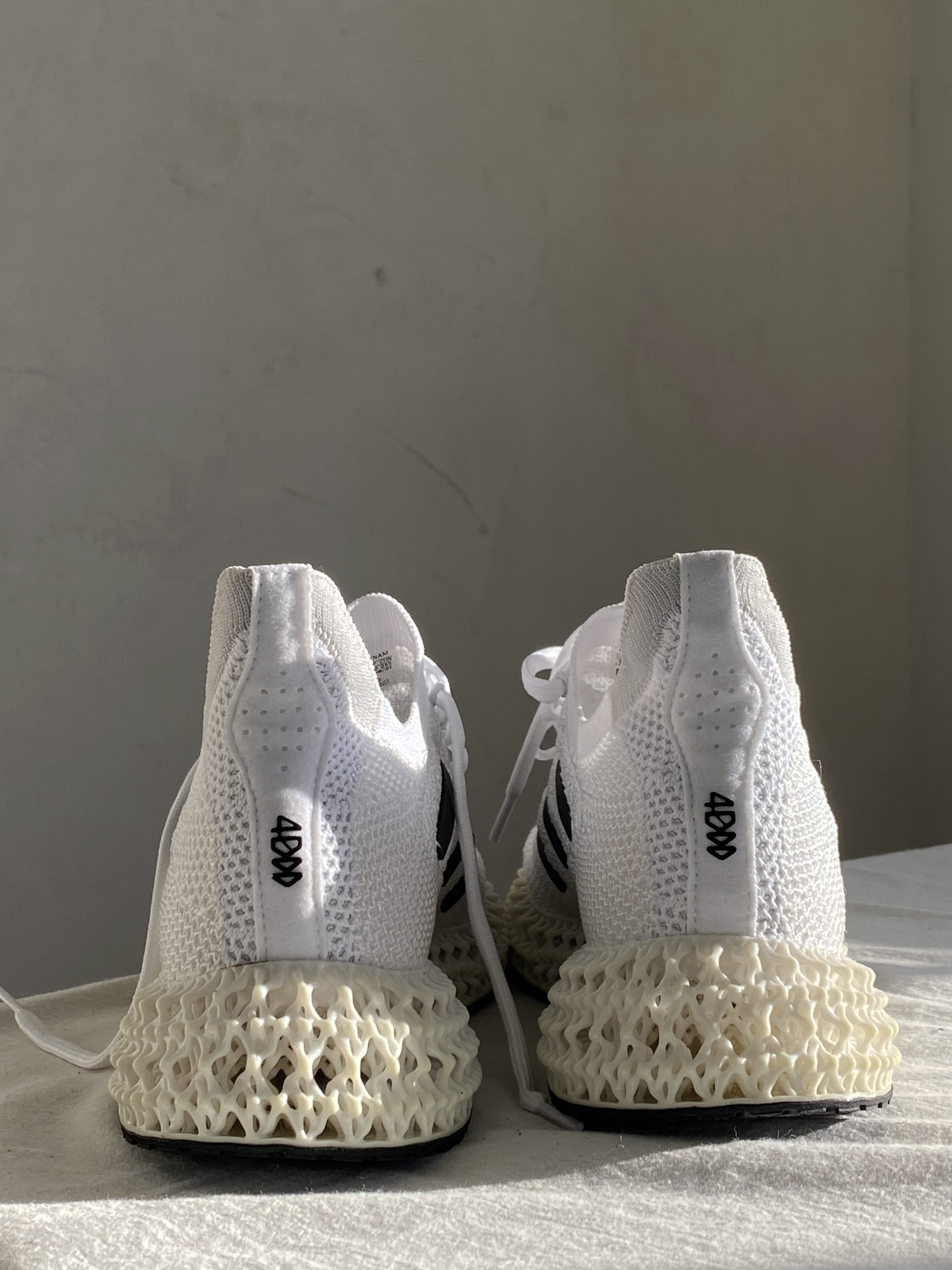 Adidas 4DFWD White Black, Essentials Volley Shorts Moss - 20SS 착용 스타일 - 4