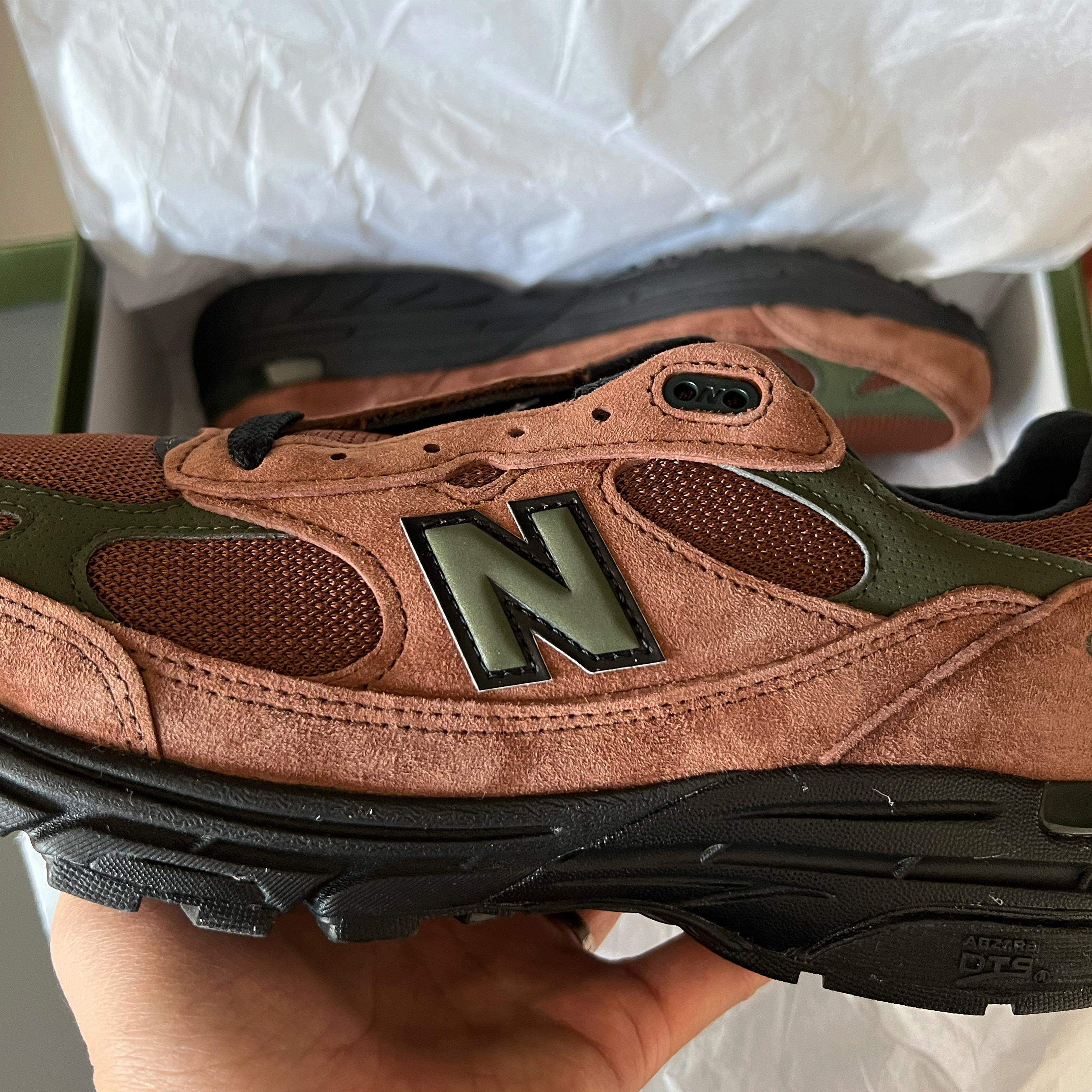 New Balance x Aime Leon Dore 993 Made in USA Brown 착용 스타일 - 2