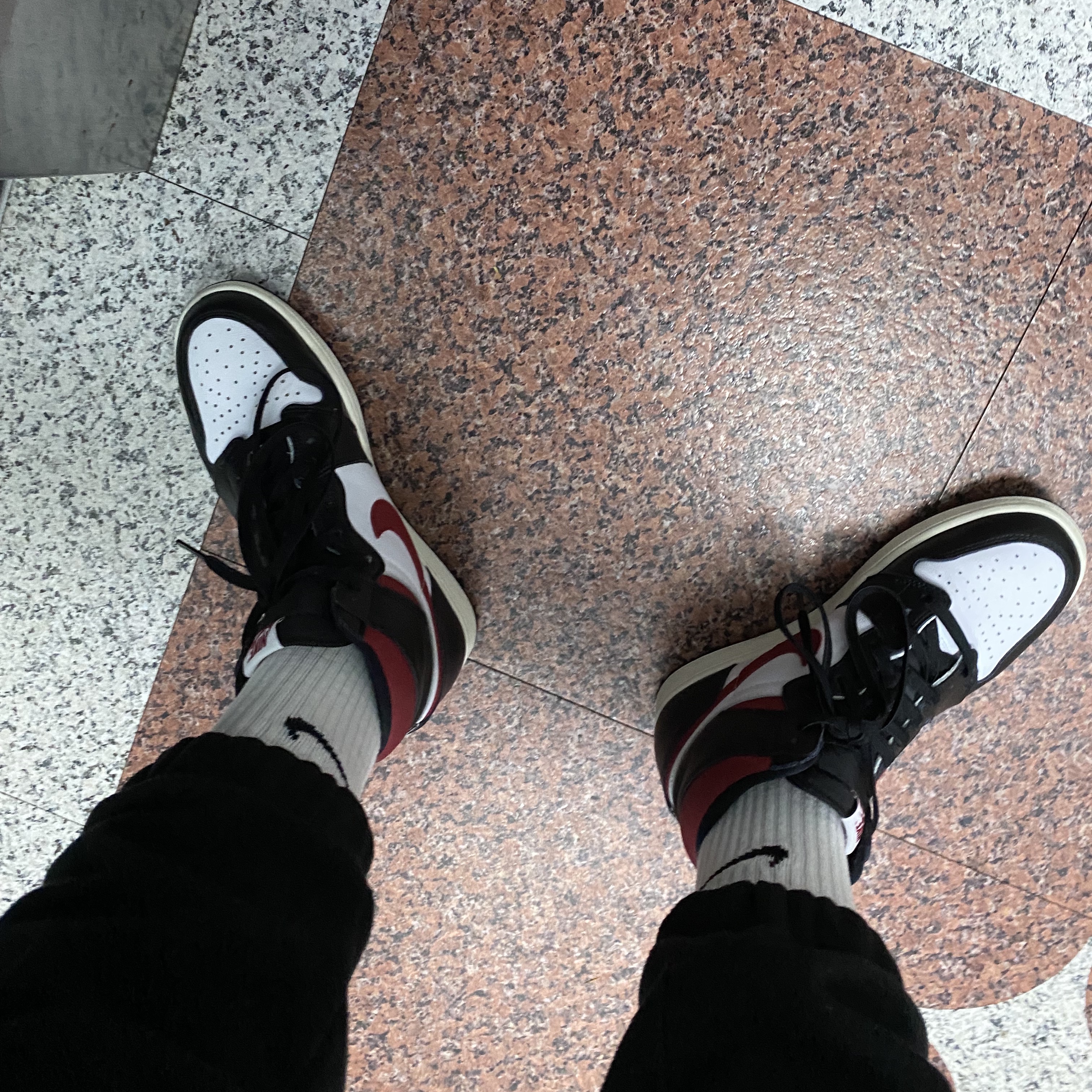 Jordan 1 Retro High OG Gym Red 착용 스타일